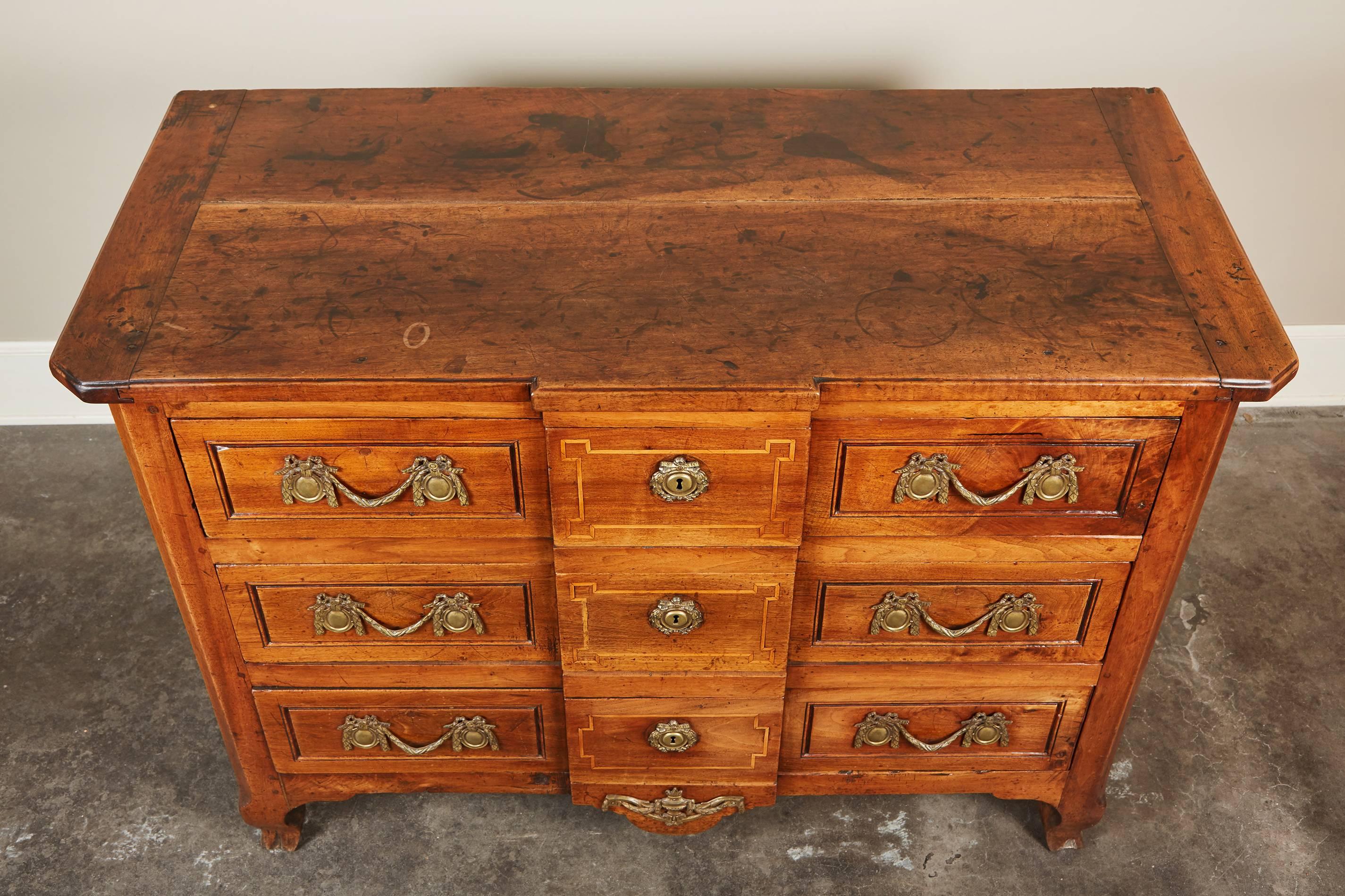 18th century French Louis XVI Walnut Chest of Drawers In Good Condition In Pasadena, CA