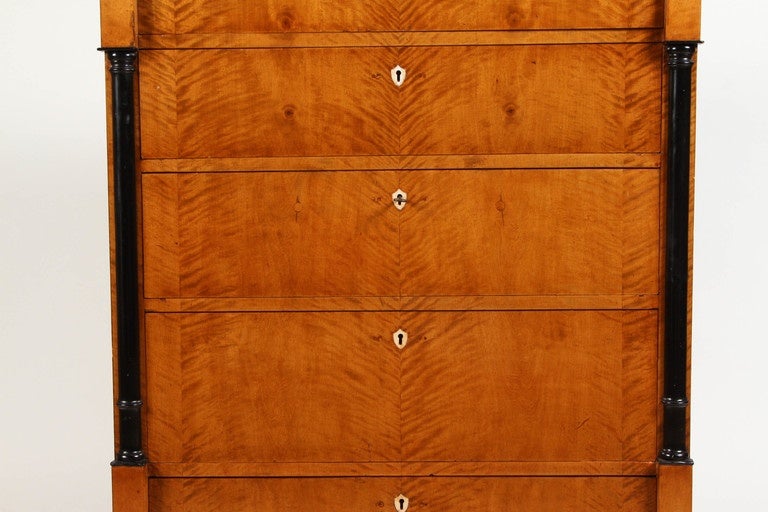 Biedermeier Chest of Drawers, circa 1810 In Good Condition In San Marino, CA