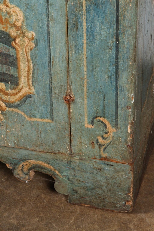 18th Century Painted Italian Cabinet In Good Condition In Pasadena, CA