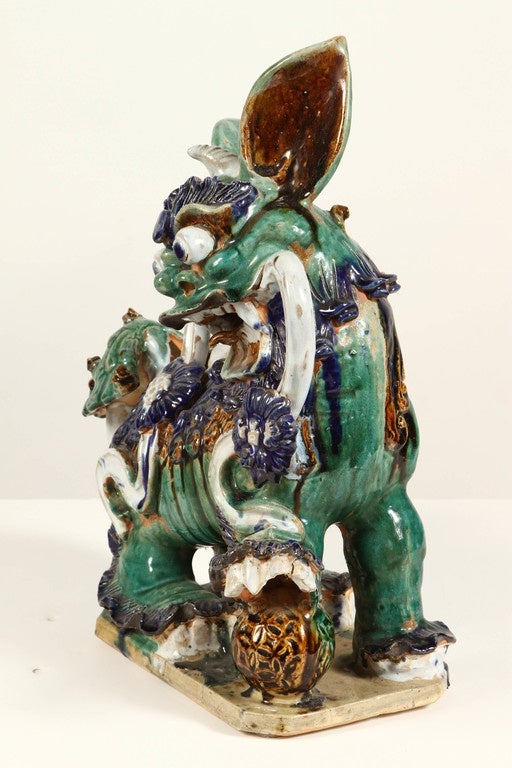 Porcelain Pair of Late 19th Century Chinese Foo Dogs
