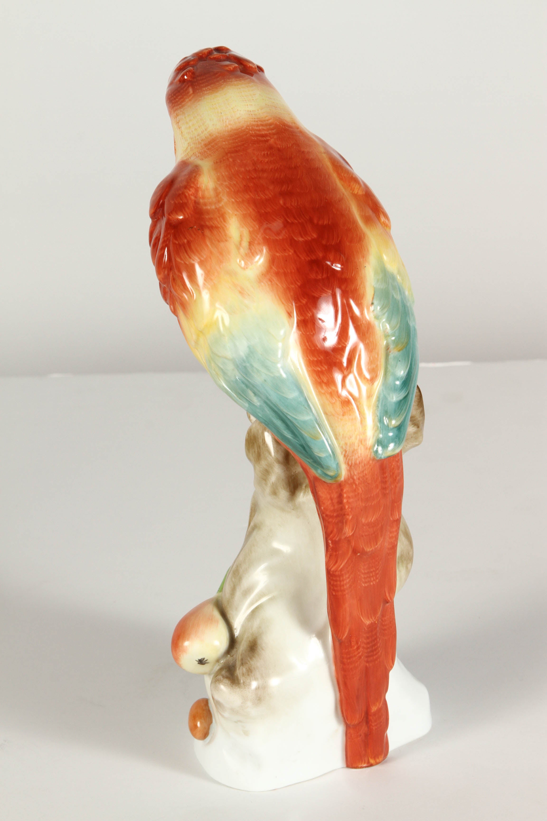Sitting Parrot Figurine In Good Condition In Pasadena, CA