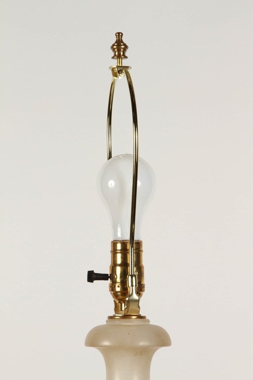 Neoclassical Early 20th Century Italian Alabaster Lamp