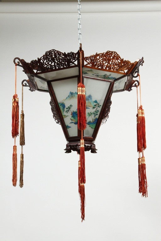 1940s Chinese Glass Lantern In Good Condition In Pasadena, CA