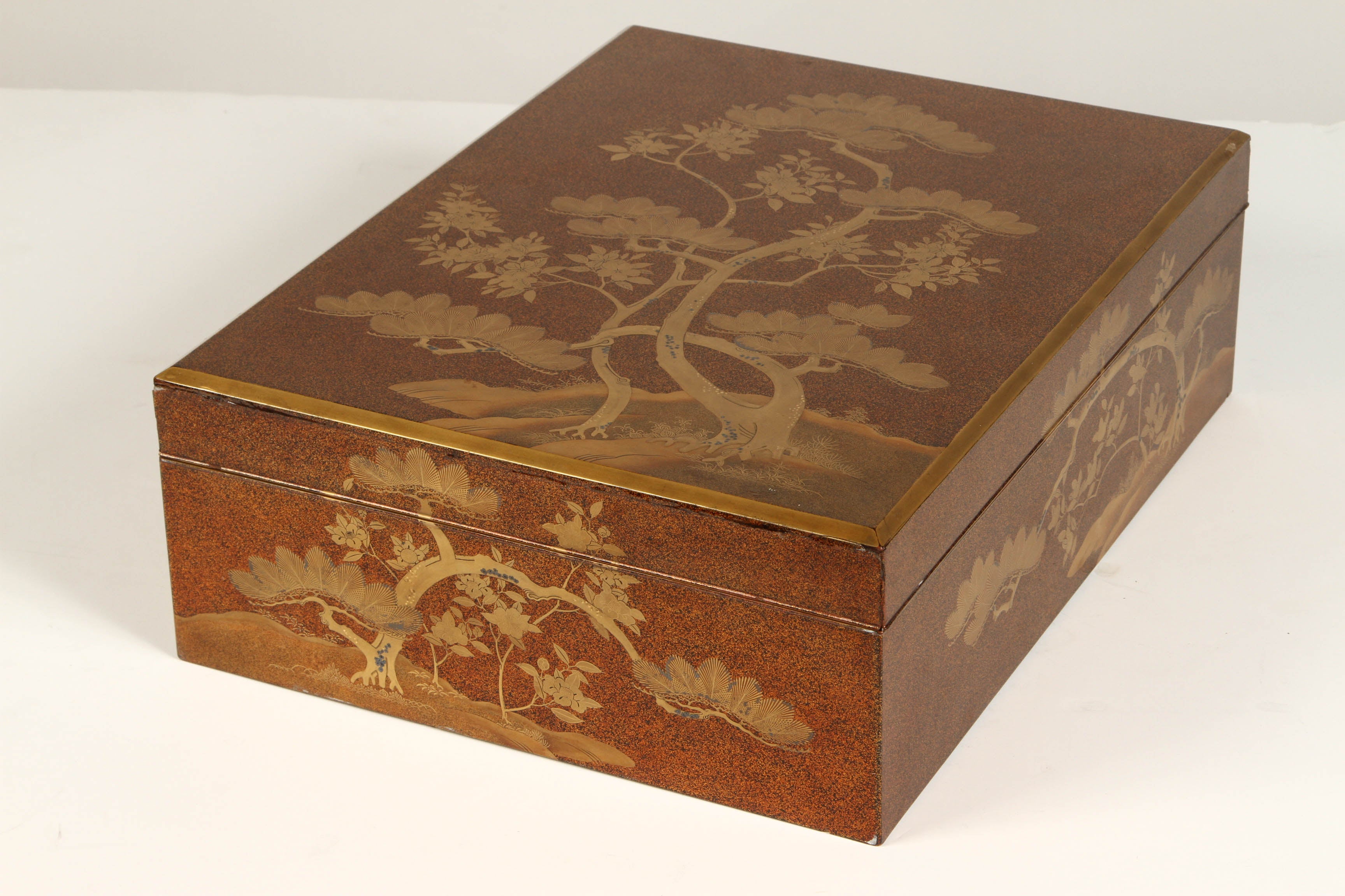 Japanese Large Nashiji lacquer box Meiji Period, circa 1890