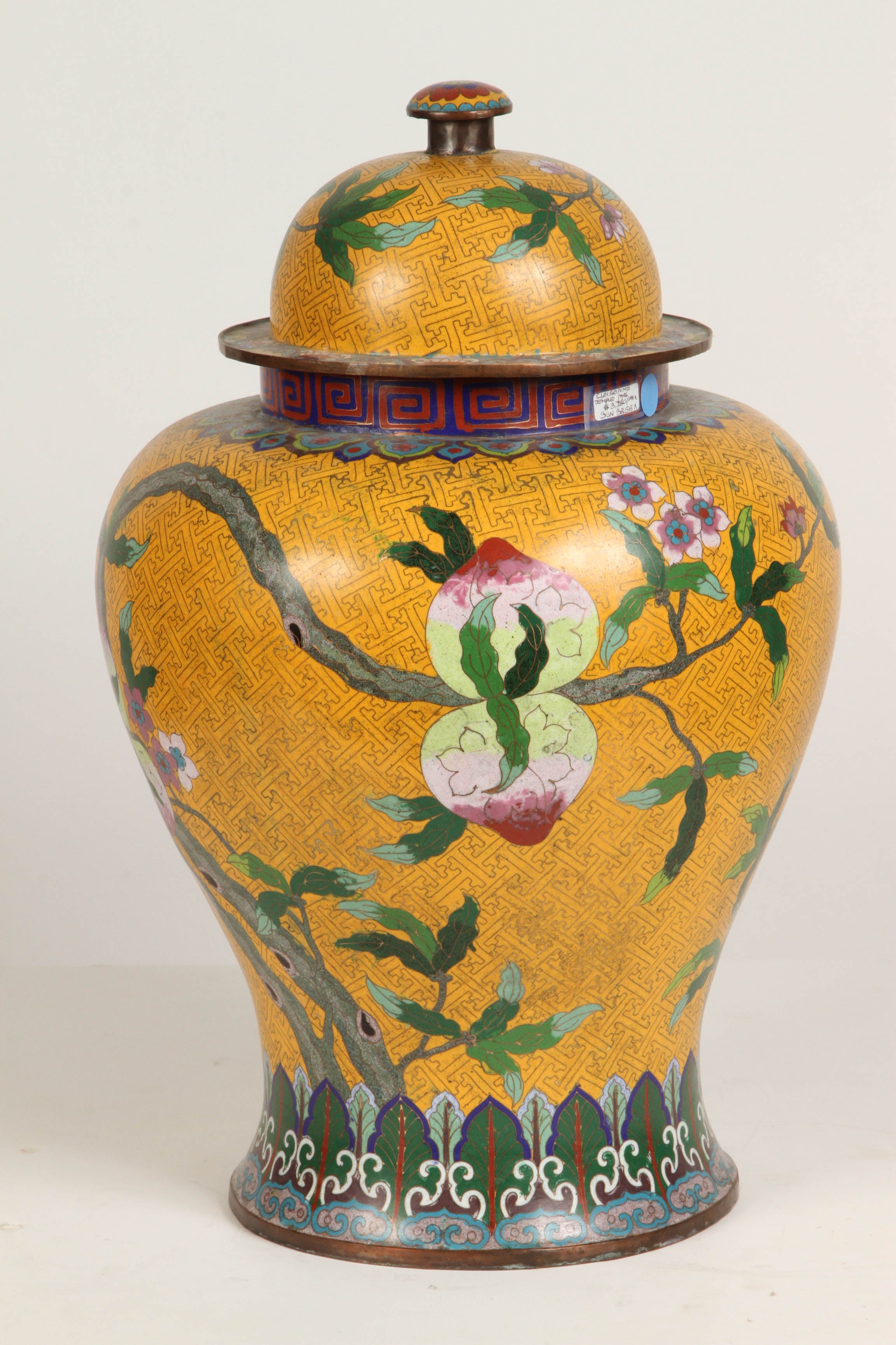 A Yellow Cloisonne Temple Jar with Peaches  In Excellent Condition In Pasadena, CA