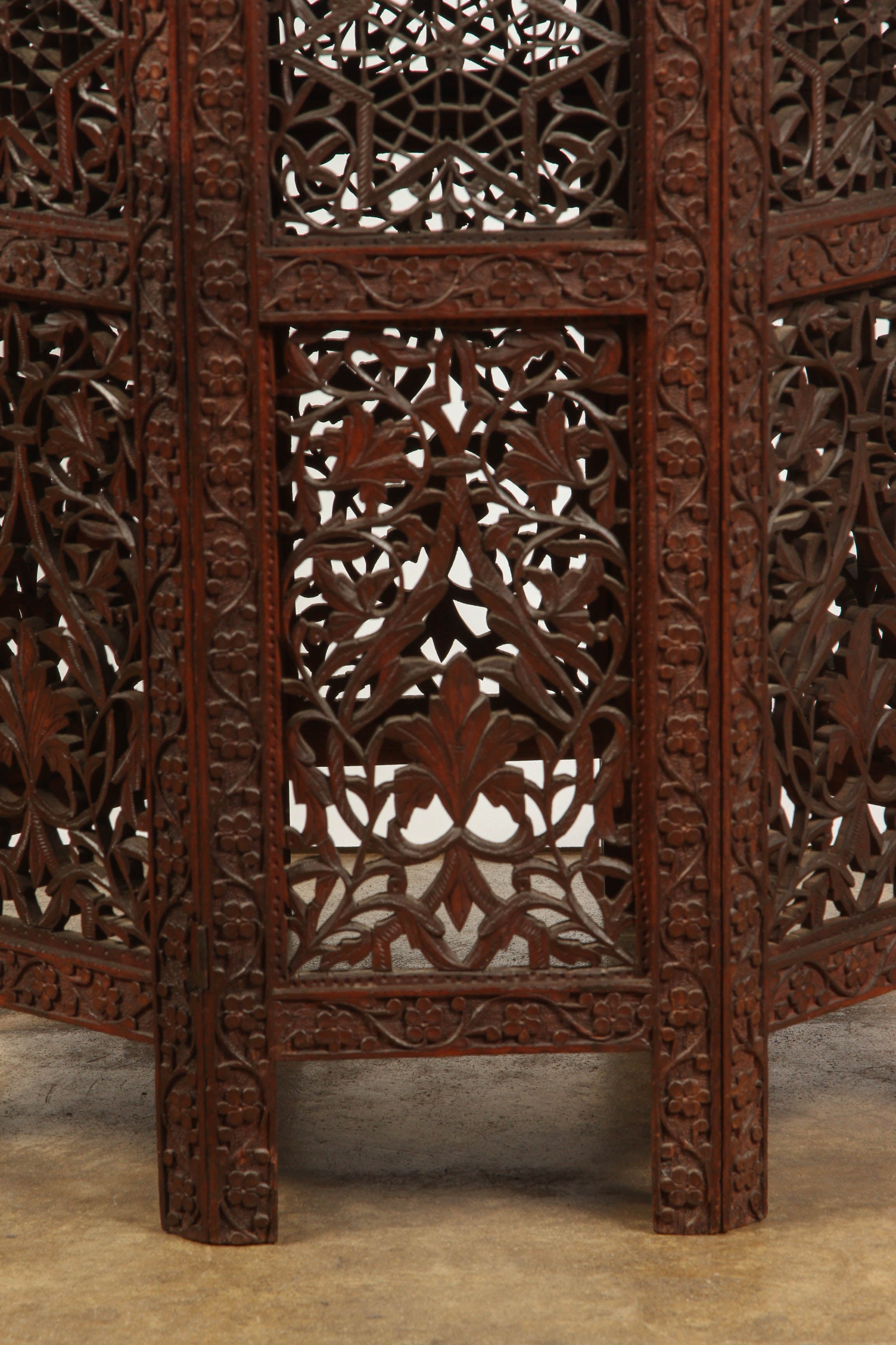 Finely Carved Syrian Octagonal Table In Good Condition In Pasadena, CA