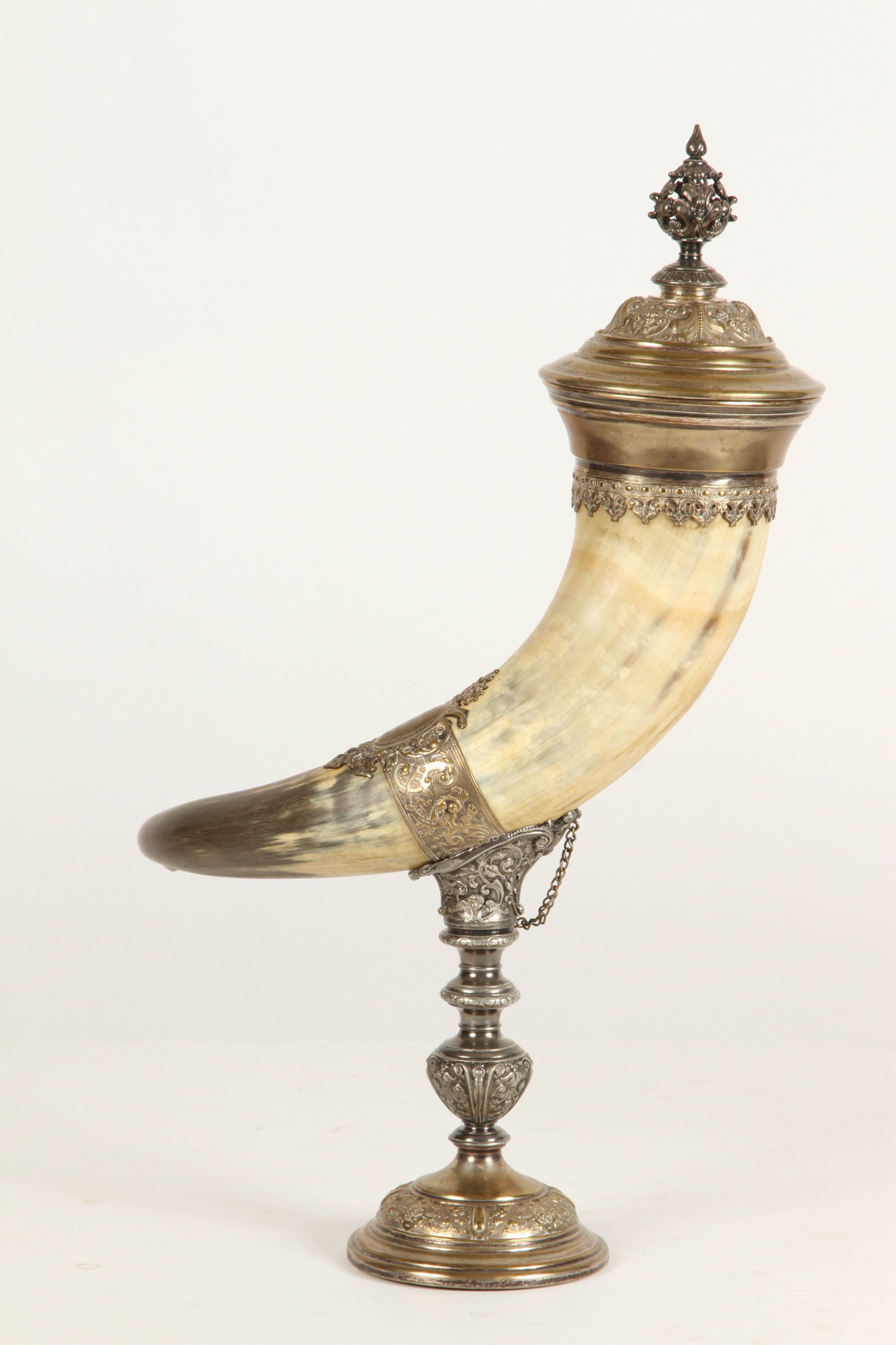 19th Century Medium Drinking Horn In Good Condition In Pasadena, CA