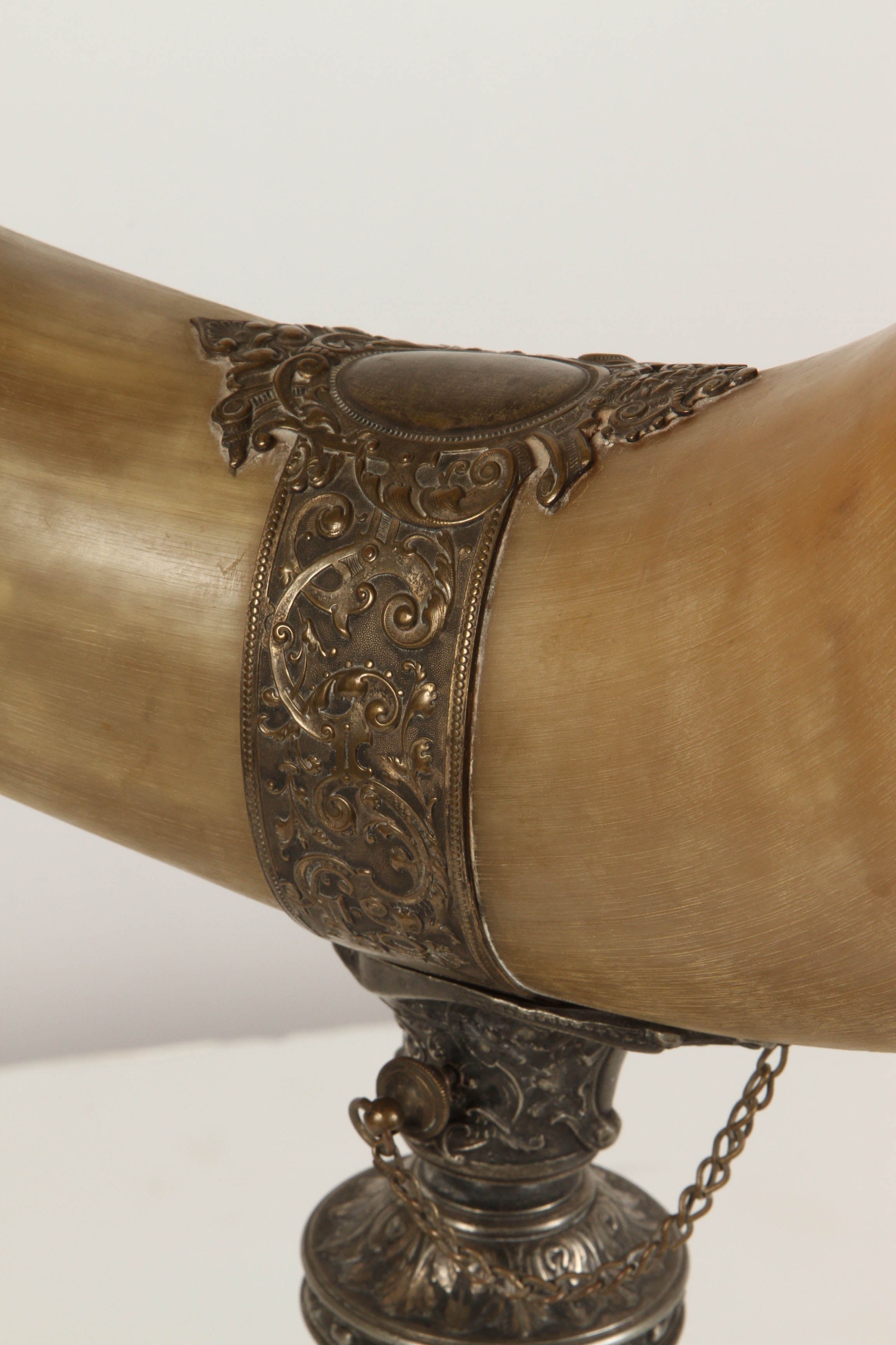 19th Century Drinking Horn In Good Condition In Pasadena, CA