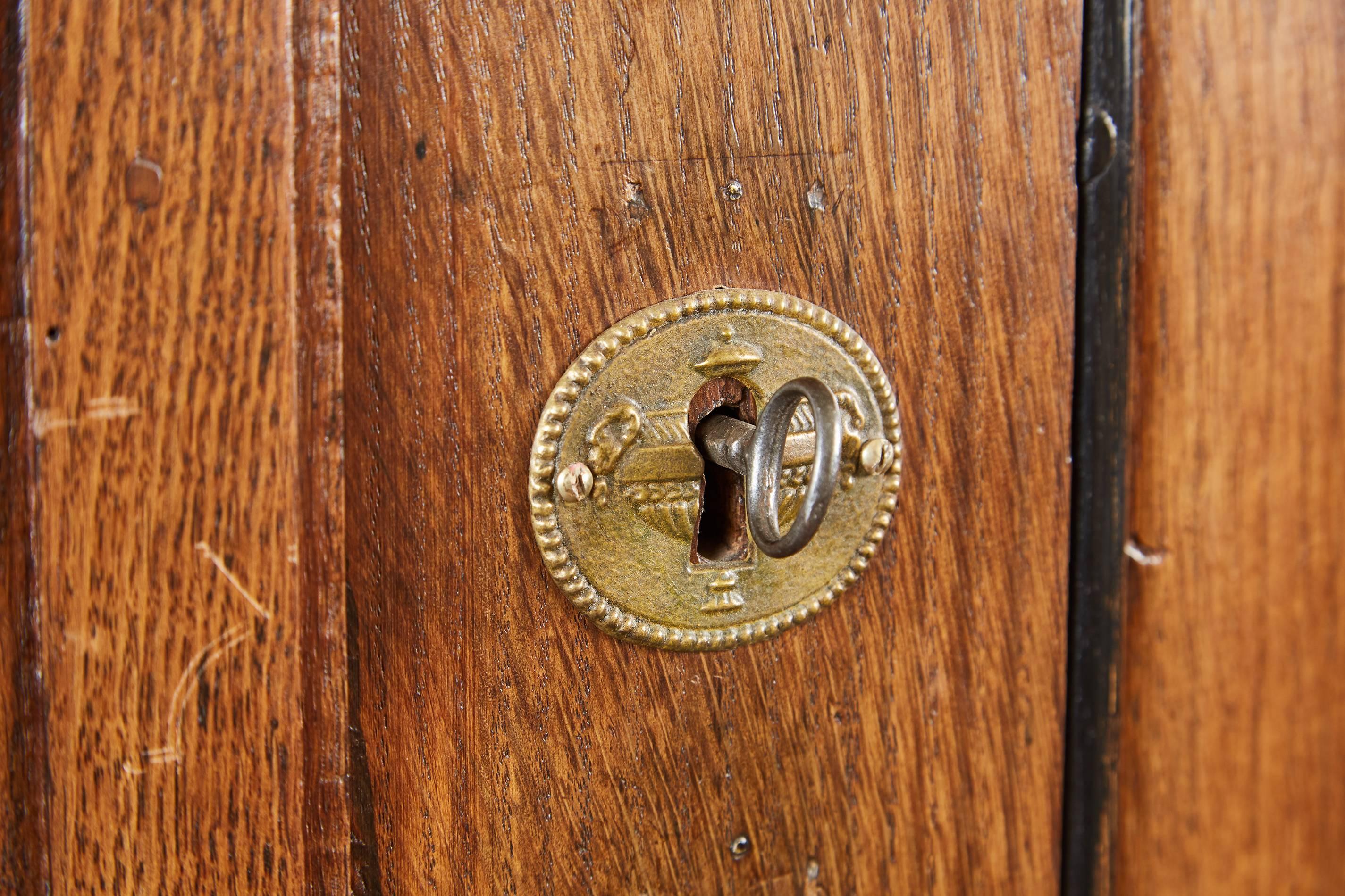 Late 18th Century 2 Door/ 3 Drawer Oak Cabinet  3