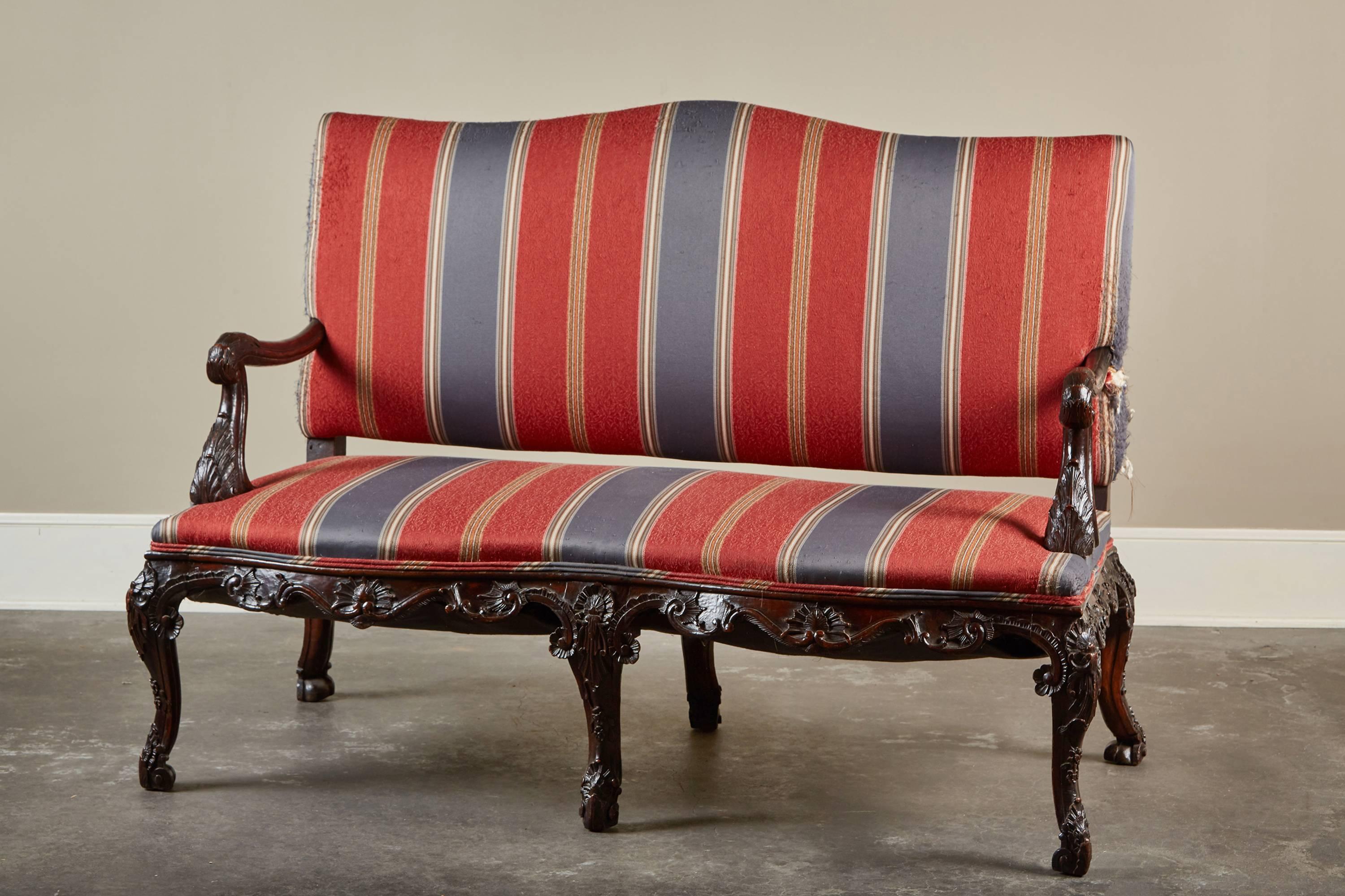 17th Century Italian Baroque Carved Settee In Good Condition In Pasadena, CA