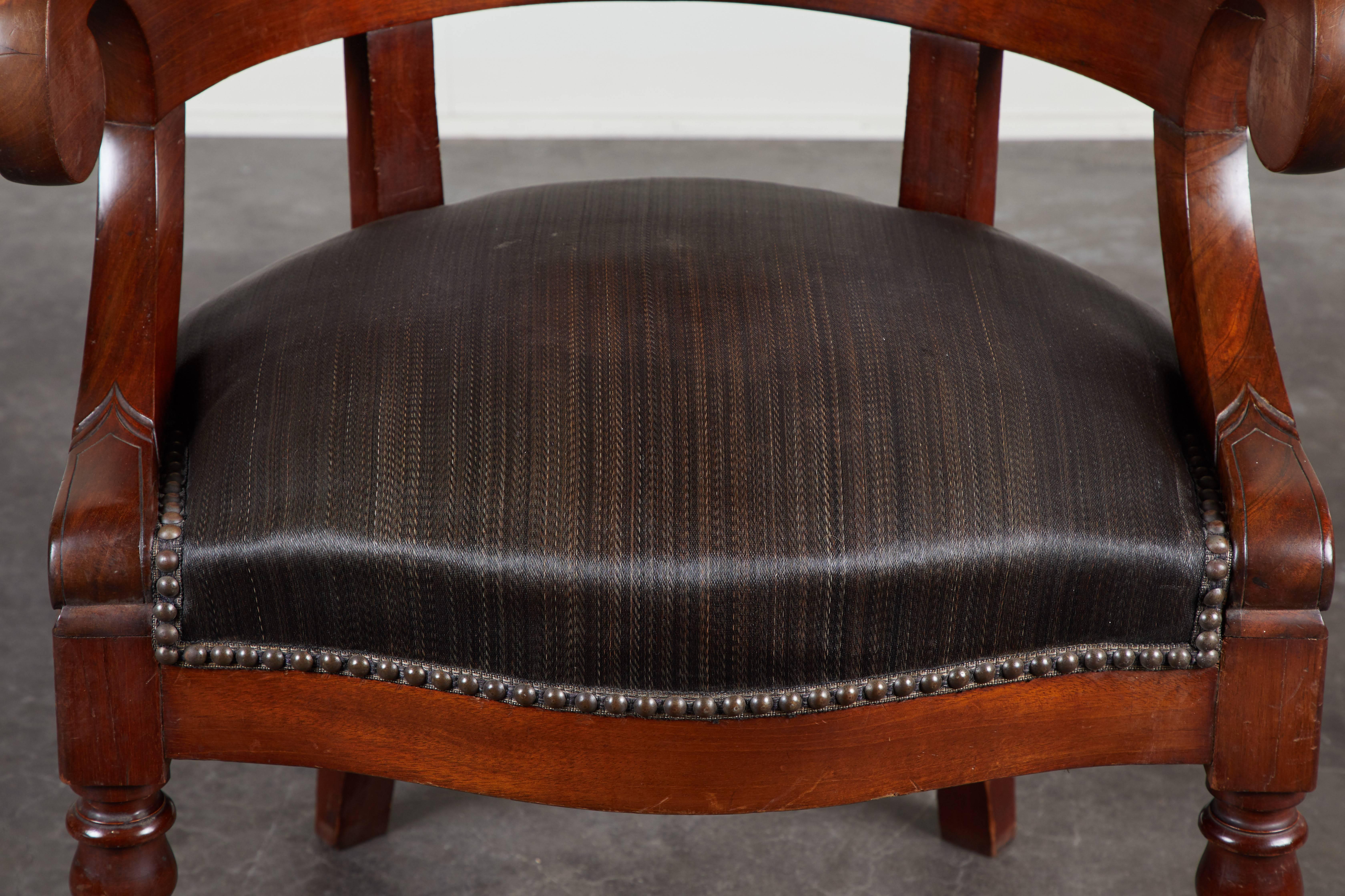 Pair of 19th Century Swedish Mahogany Armchairs with Horsehair Upholstery In Good Condition In Pasadena, CA
