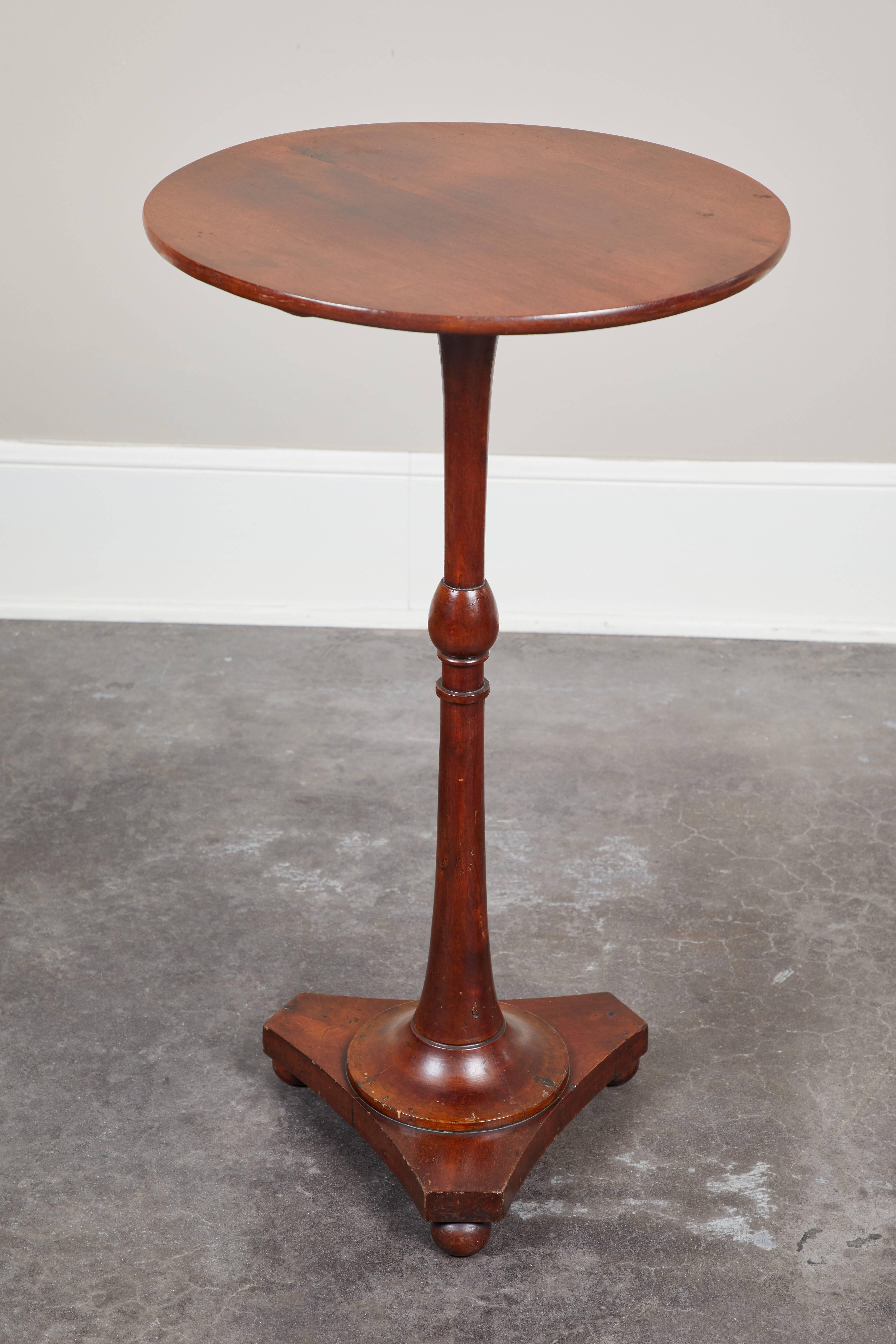 Early 19th Century English Regency Pair of Tables In Good Condition In Pasadena, CA