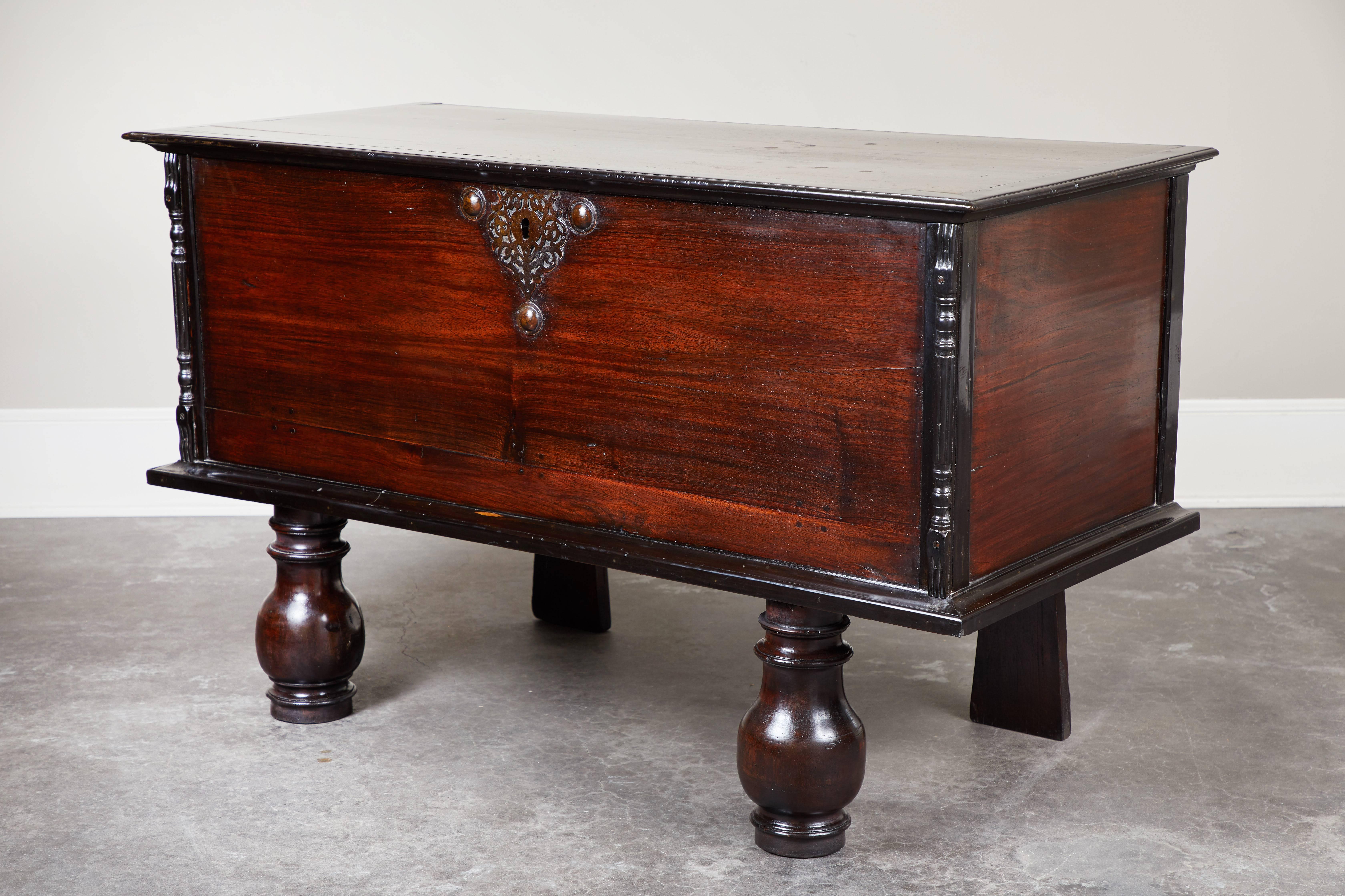 19th Century British Colonial Jakwood and Ebony Trunk For Sale 2