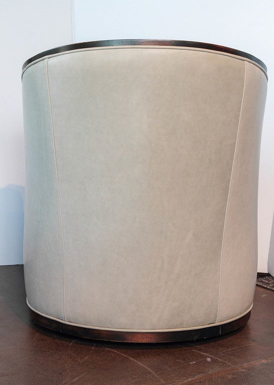 Contemporary Leather Swivel Chair