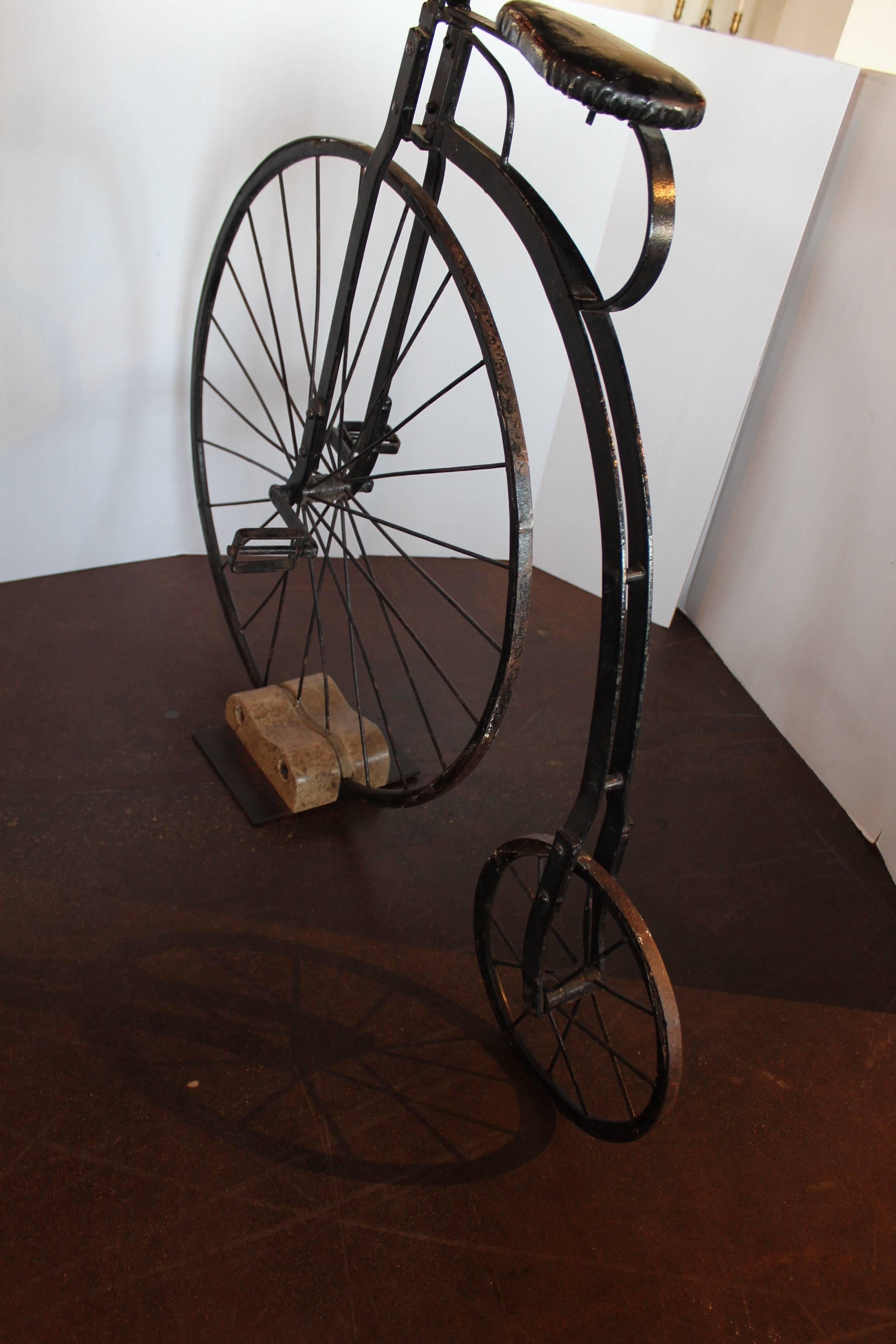 British High Wheeler Bicycle as Mount Decor, circa 1900 In Good Condition In Dallas, TX