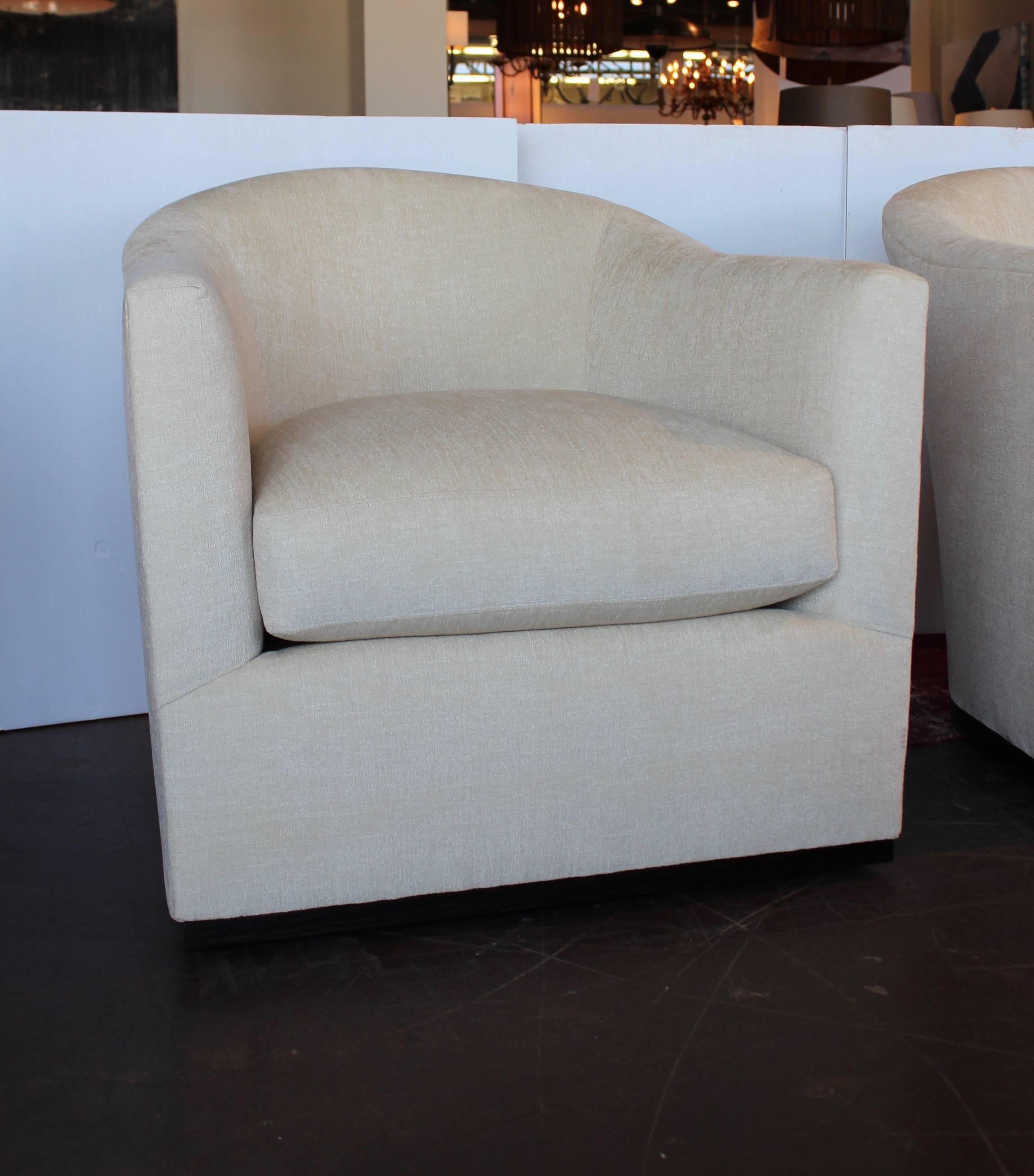 Contemporary Modern Ivory Stain-Resistant Swivel Chair
