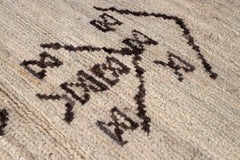 Modern woven Rug in neutral Tribal Pattern
