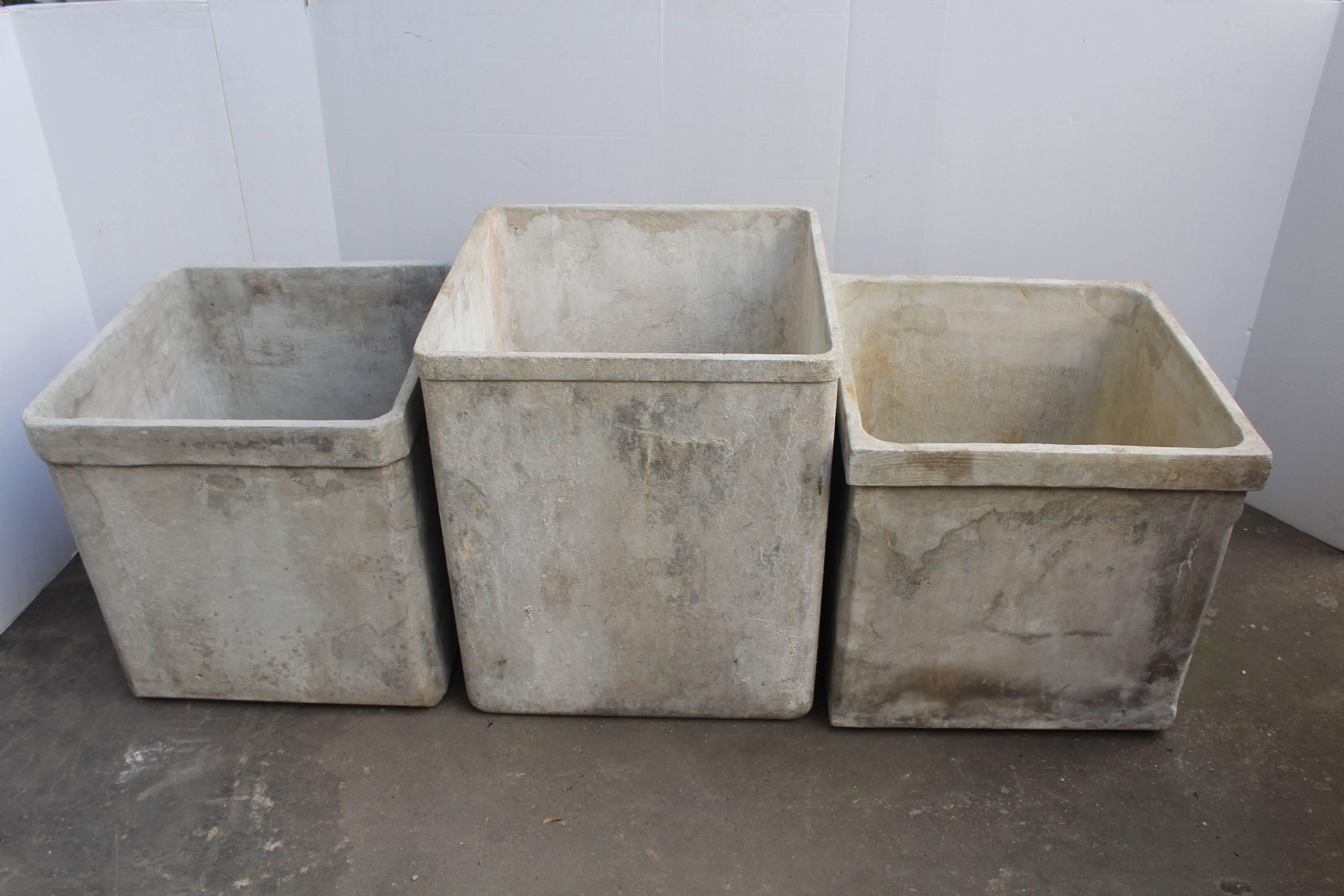 Three vintage cast cement square shape planters for gardening or decorative accessory. Natural patina. 

Origin: 1960s, Northern France.

The (two) planters: 20.5
