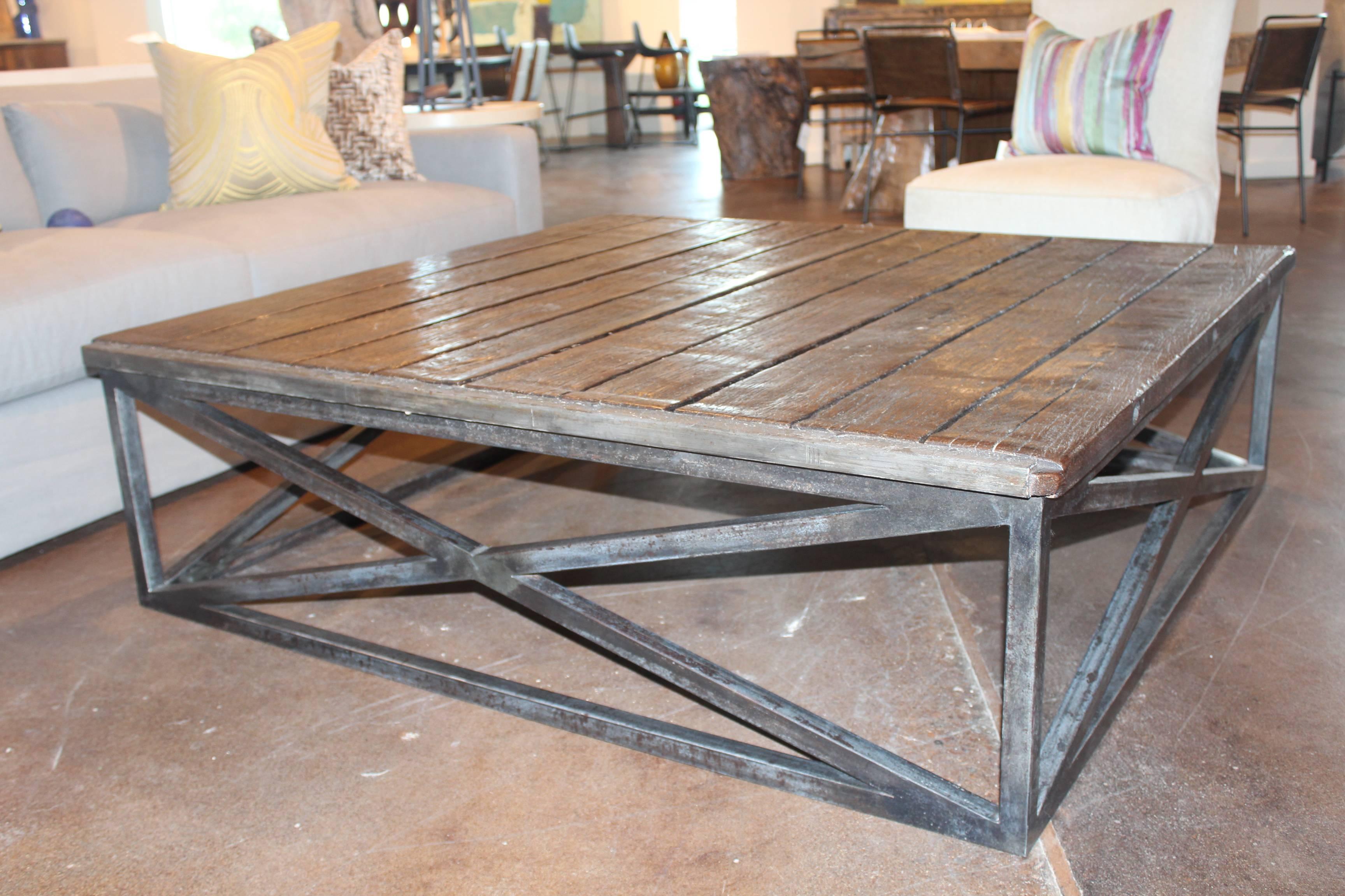 Patinated Vintage Brick Baking Pallet Coffee Table with Metal 