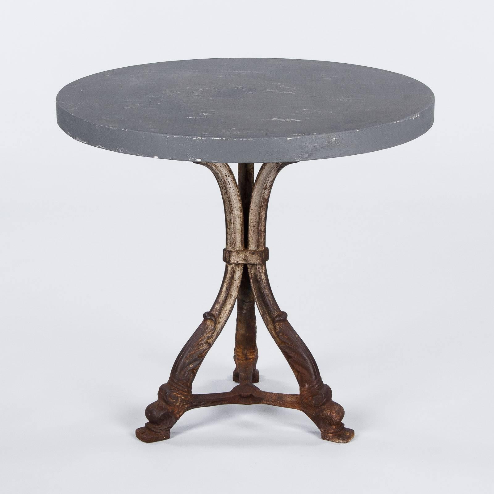 French Art Nouveau Period Iron Pedestal Table with Concrete Top, 1910s 2