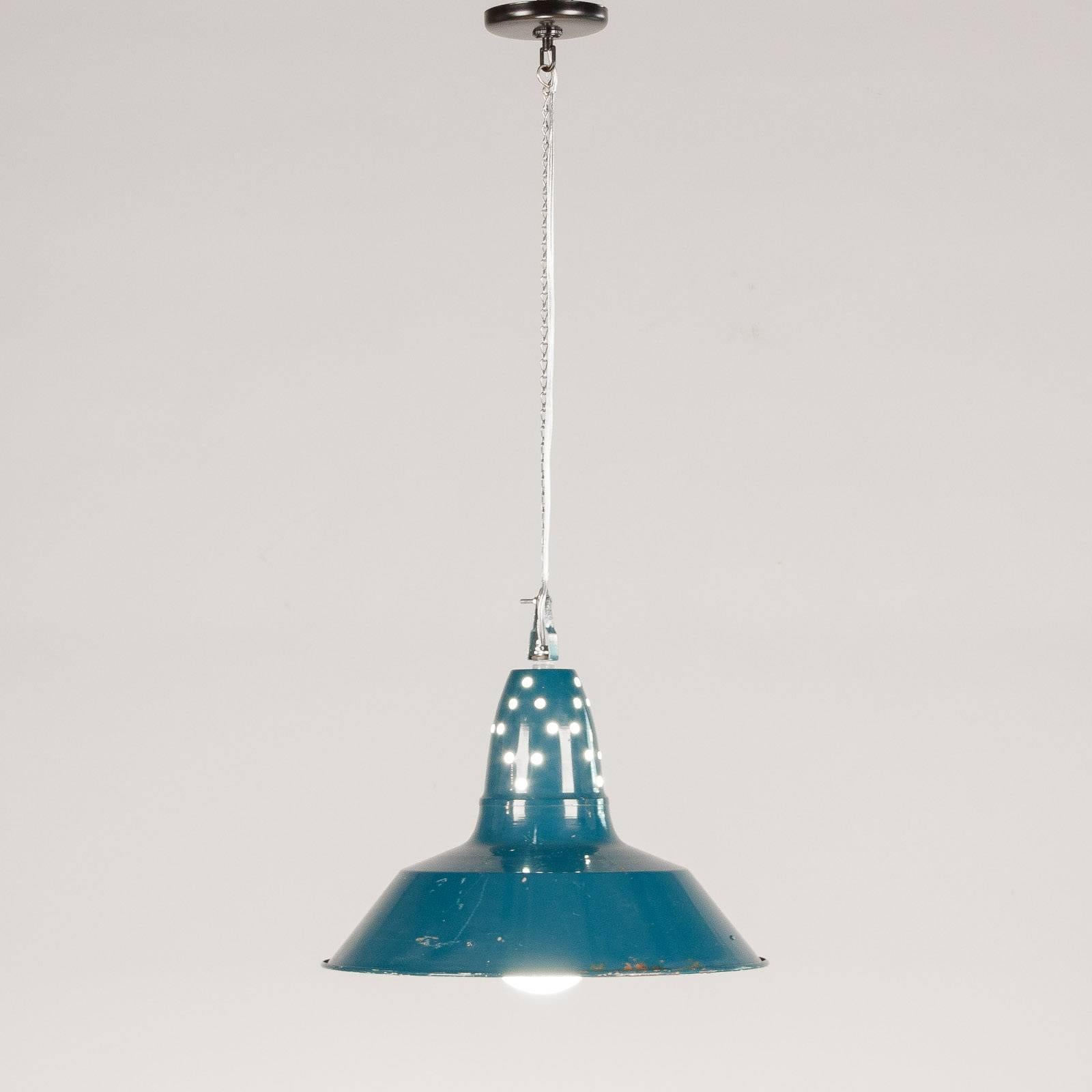 Mid-20th Century French Industrial Metal Suspension Light, 1950s For Sale