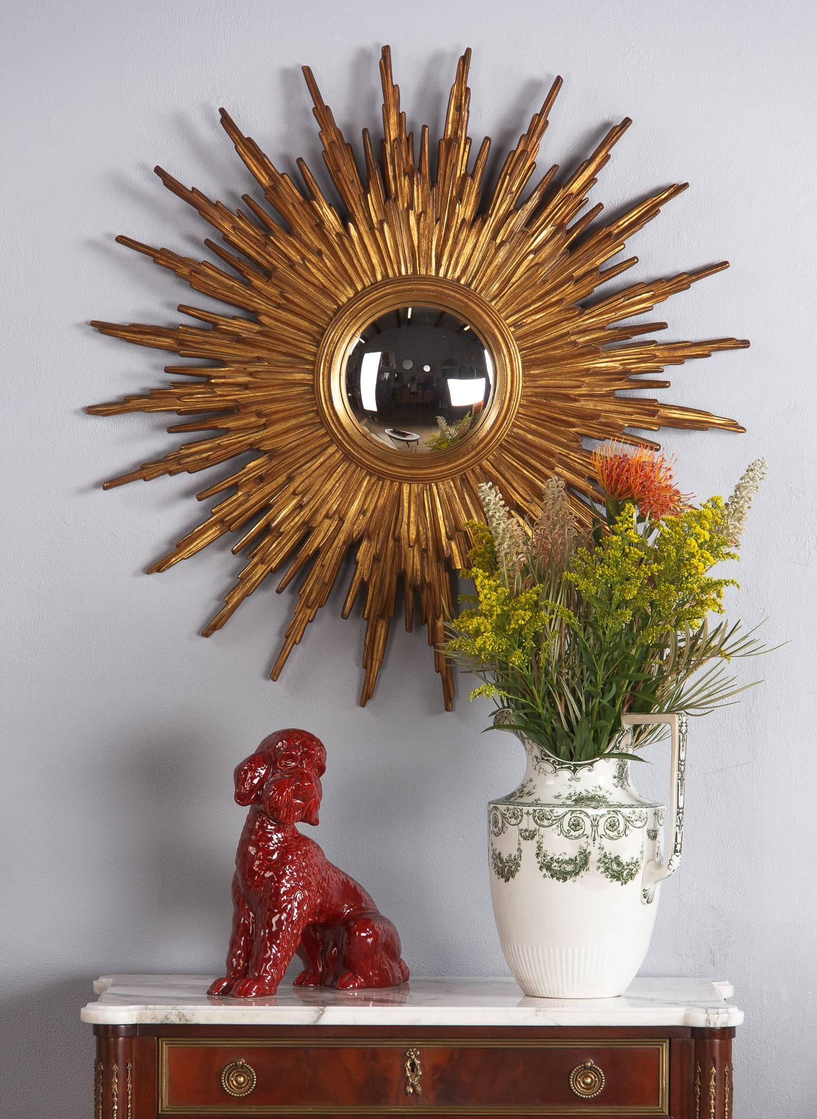 Mid-Century French Giltwood Convex Sunburst Mirror In Excellent Condition In Austin, TX