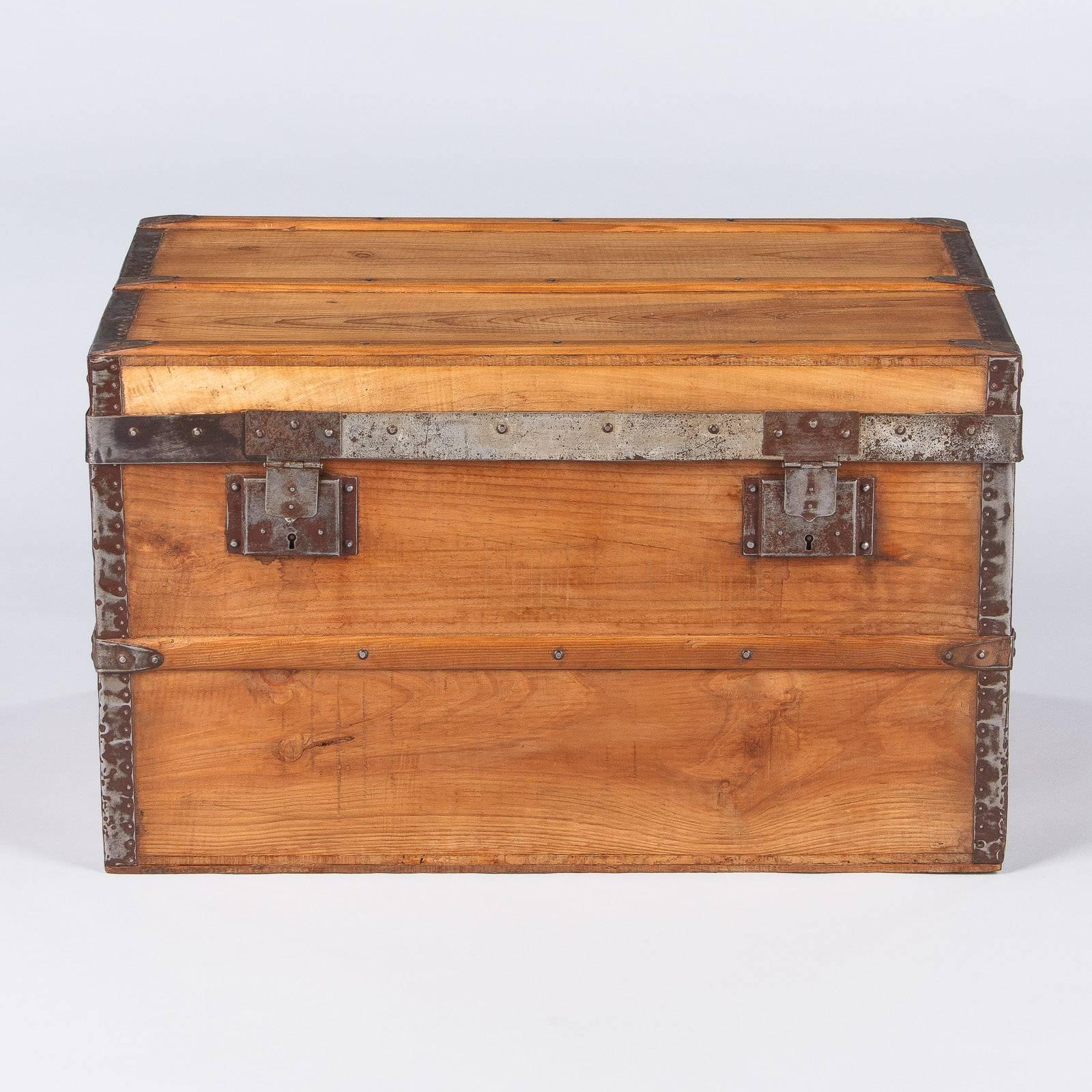 Early 20th Century French Vintage Pine Traveling Trunk, 1920s