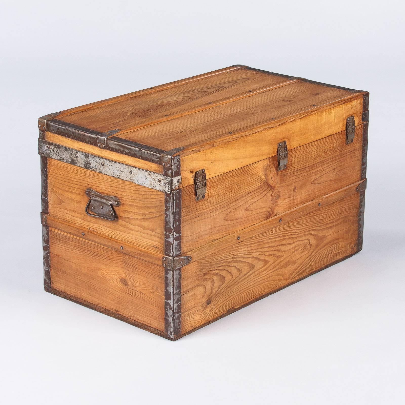 French Vintage Pine Traveling Trunk, 1920s 4