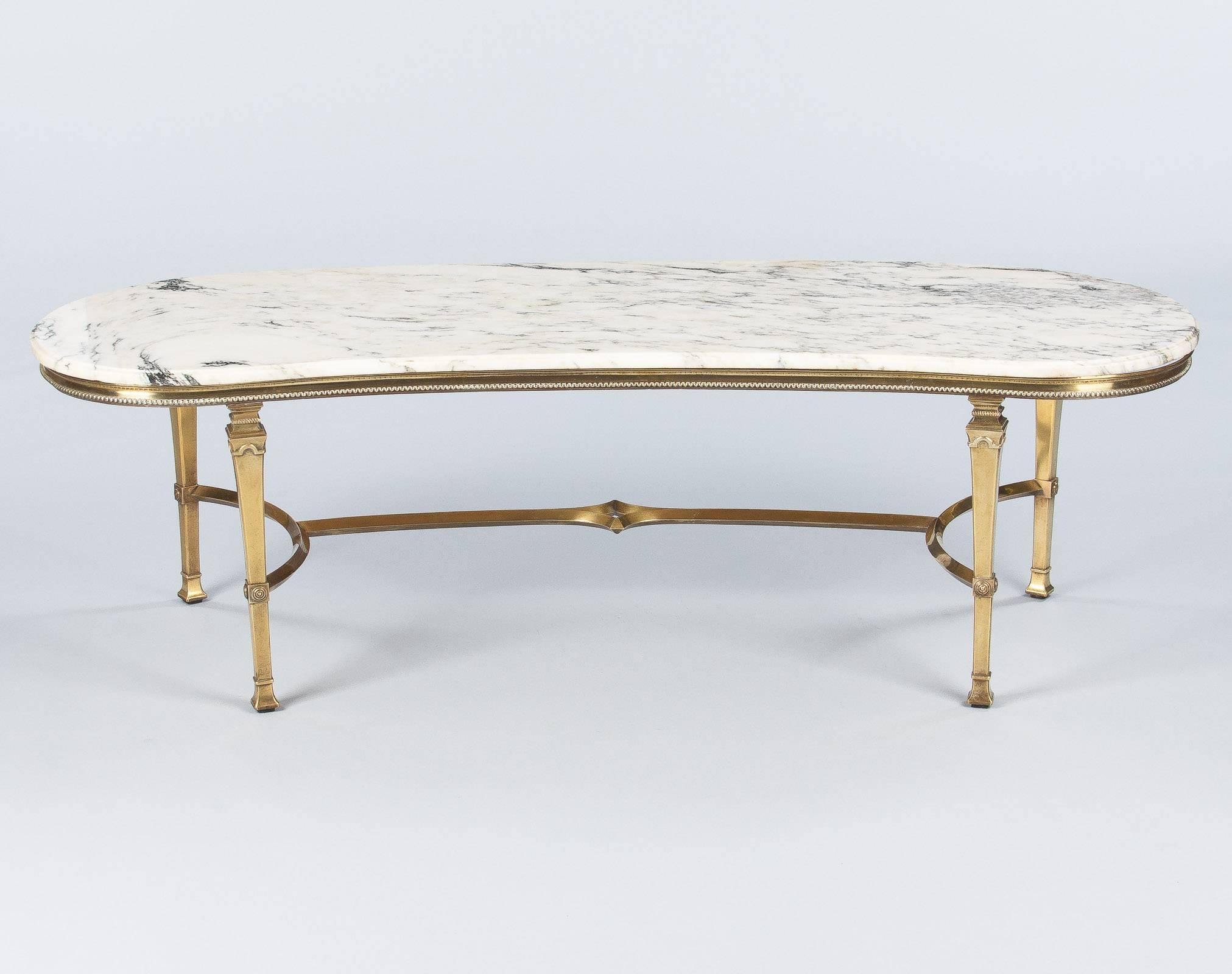 Mid-Century Marble-Top Kidney Shaped Brass Coffee Table In Good Condition In Austin, TX