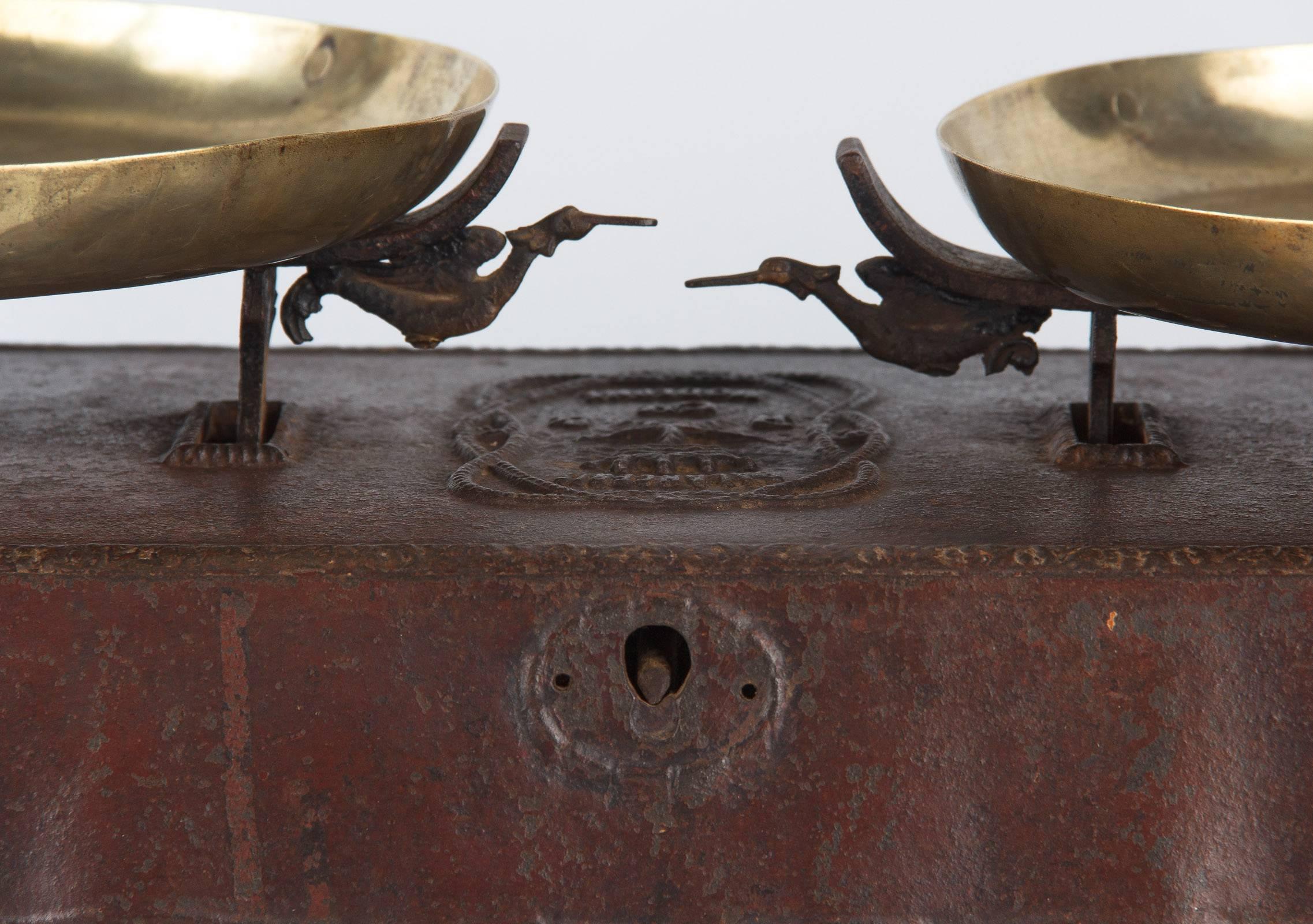 19th Century French Iron Scale with Brass Plateaux In Good Condition In Austin, TX