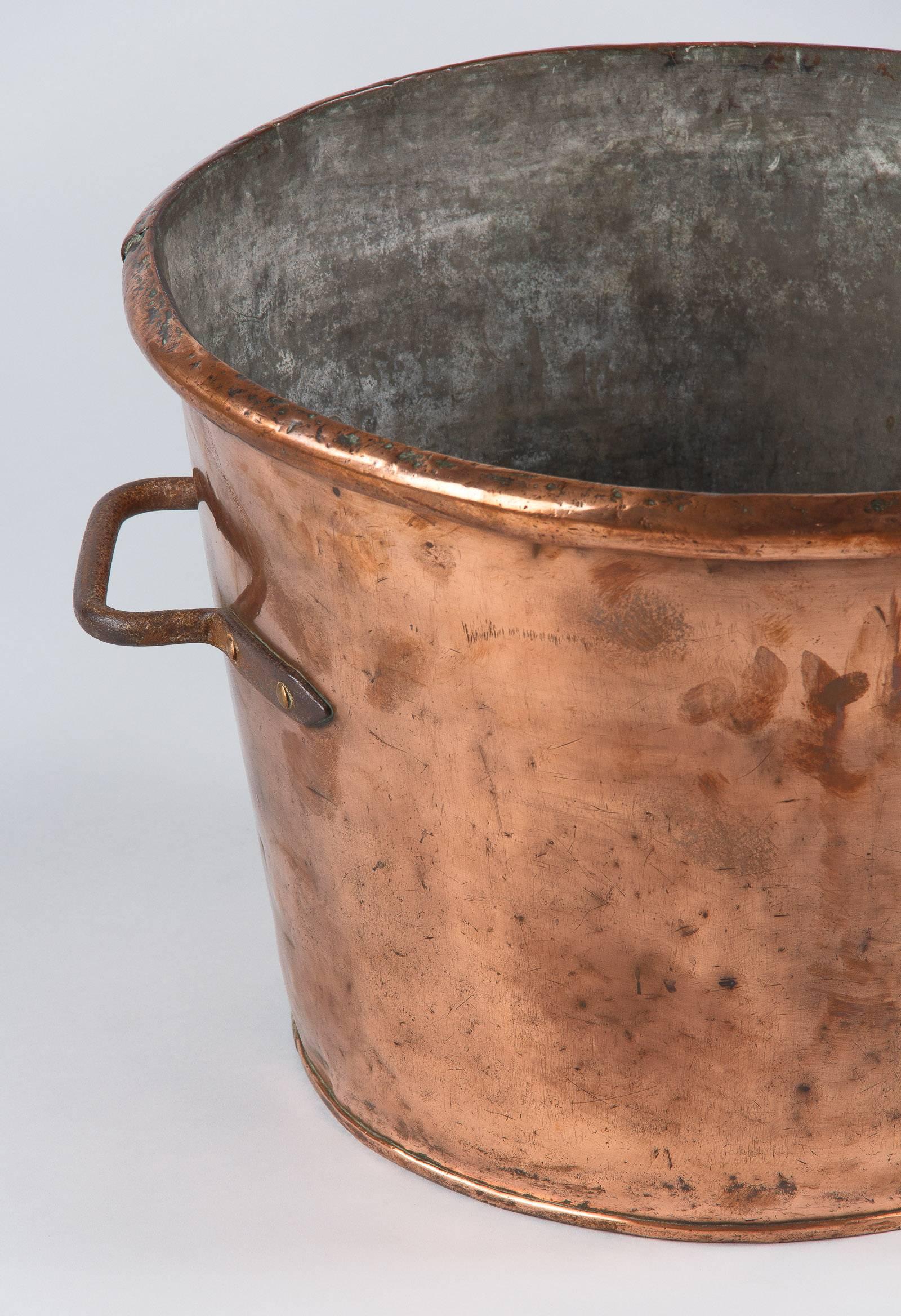 French Copper Cauldron, 19th Century In Good Condition In Austin, TX