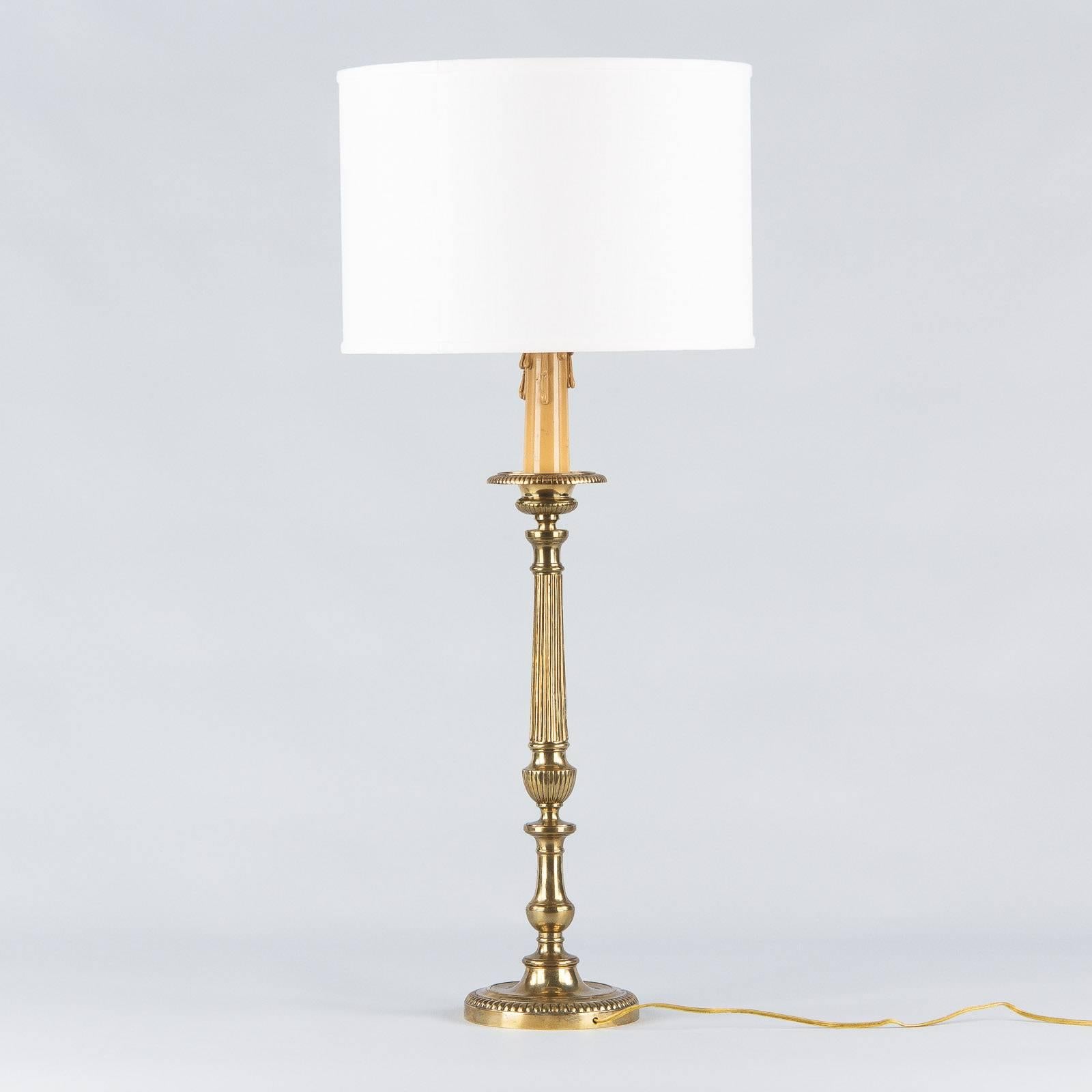 Louis XVI Style Brass Table Lamp, France, Early 1900s For Sale 2