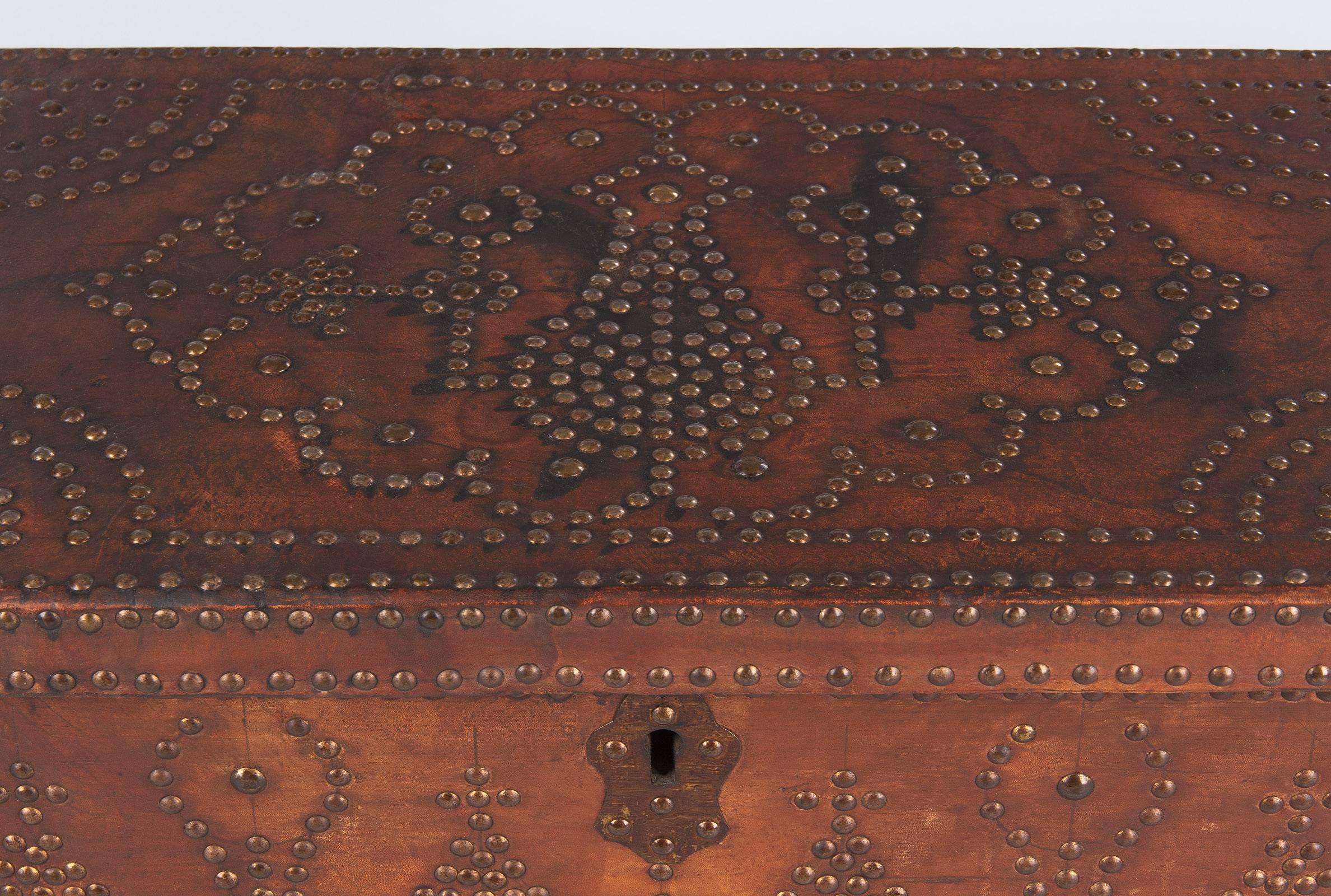 French Louis XIII Leather Trunk with Antique Nailhead Trim, Early 1800s 1