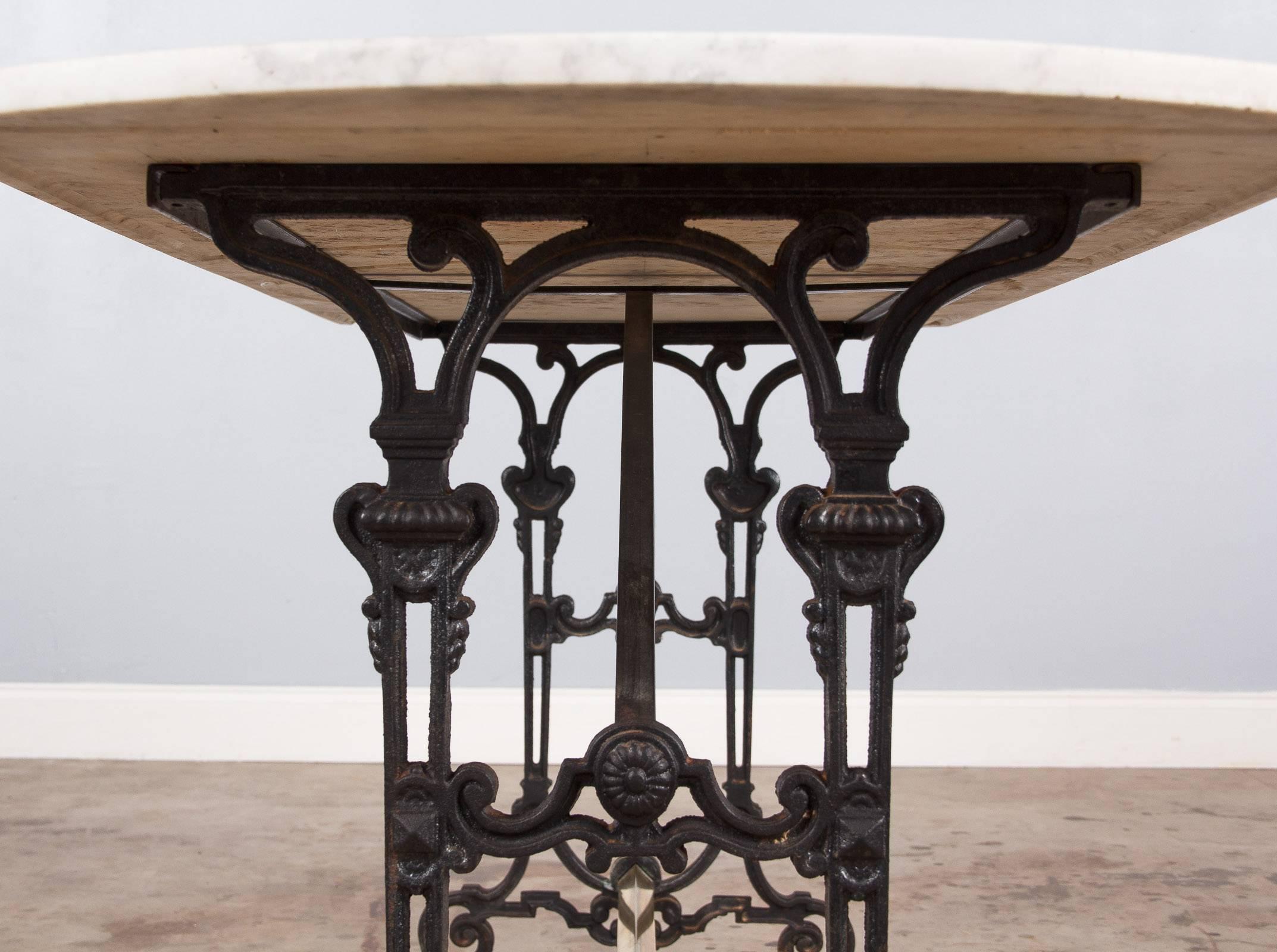 French Art Nouveau Marble-Top Wrought Iron Bistro Table, 1890s 4