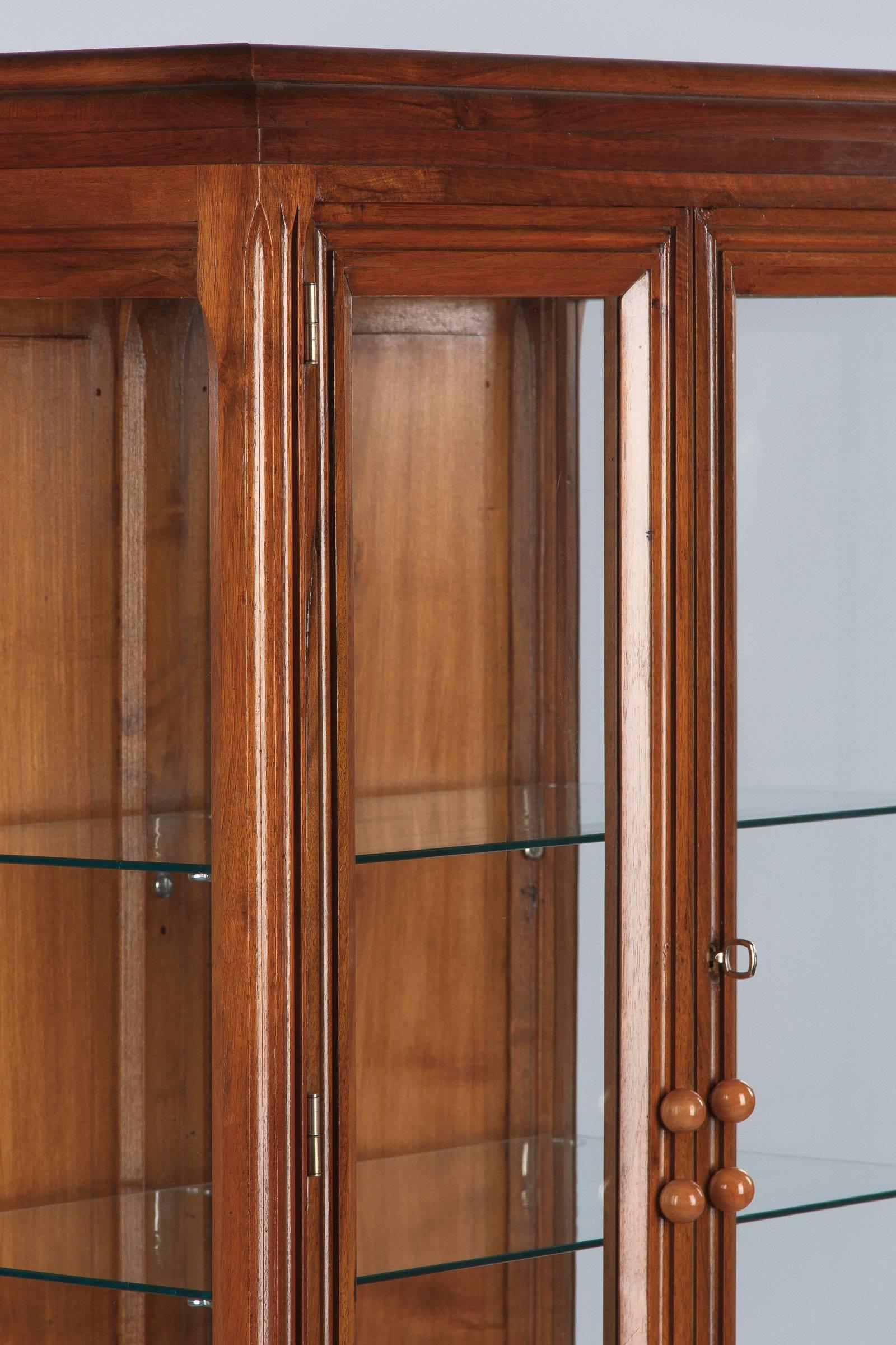 French Art Deco Walnut Display Cabinet or Bookcase, 1930s In Good Condition In Austin, TX