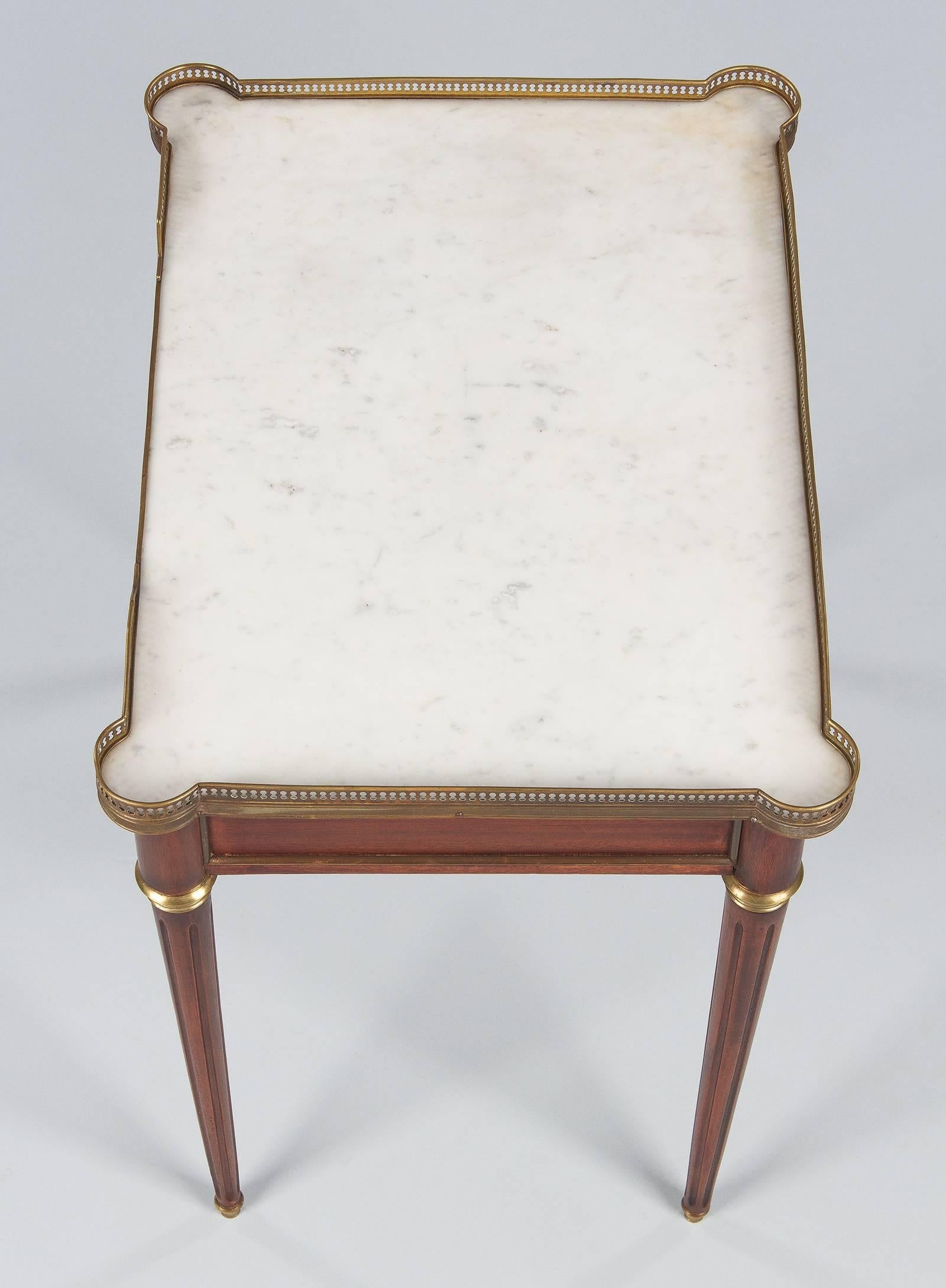 French Louis XVI Style Marble-Top Rosewood Side or Serving Table, 1900s