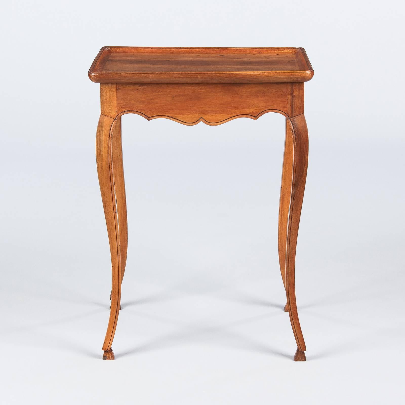 French Louis XV Style Walnut Side Table, circa 1920s 3