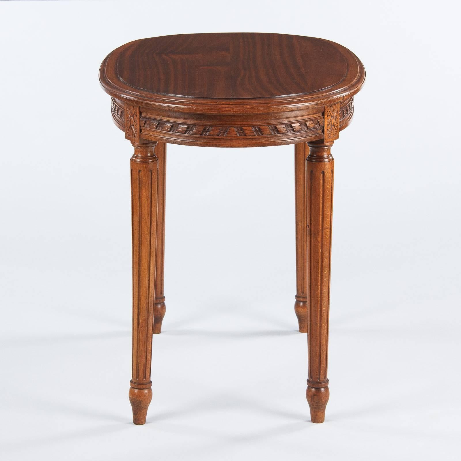 French Early 1900s Louis XVI Style Cherrywood Oval Side Table