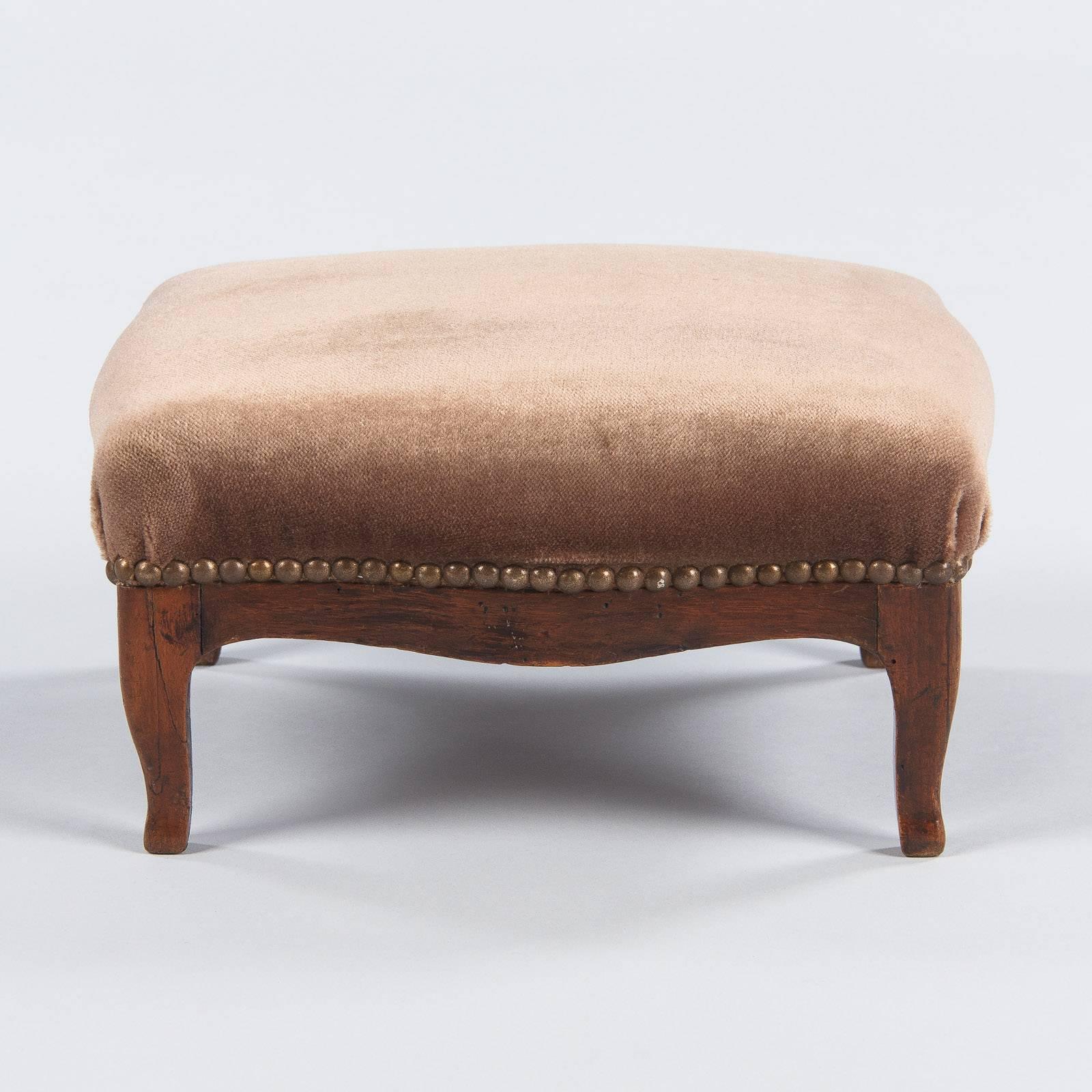 Louis Philippe Style Walnut Foot Stool, Early 1900s In Good Condition In Austin, TX