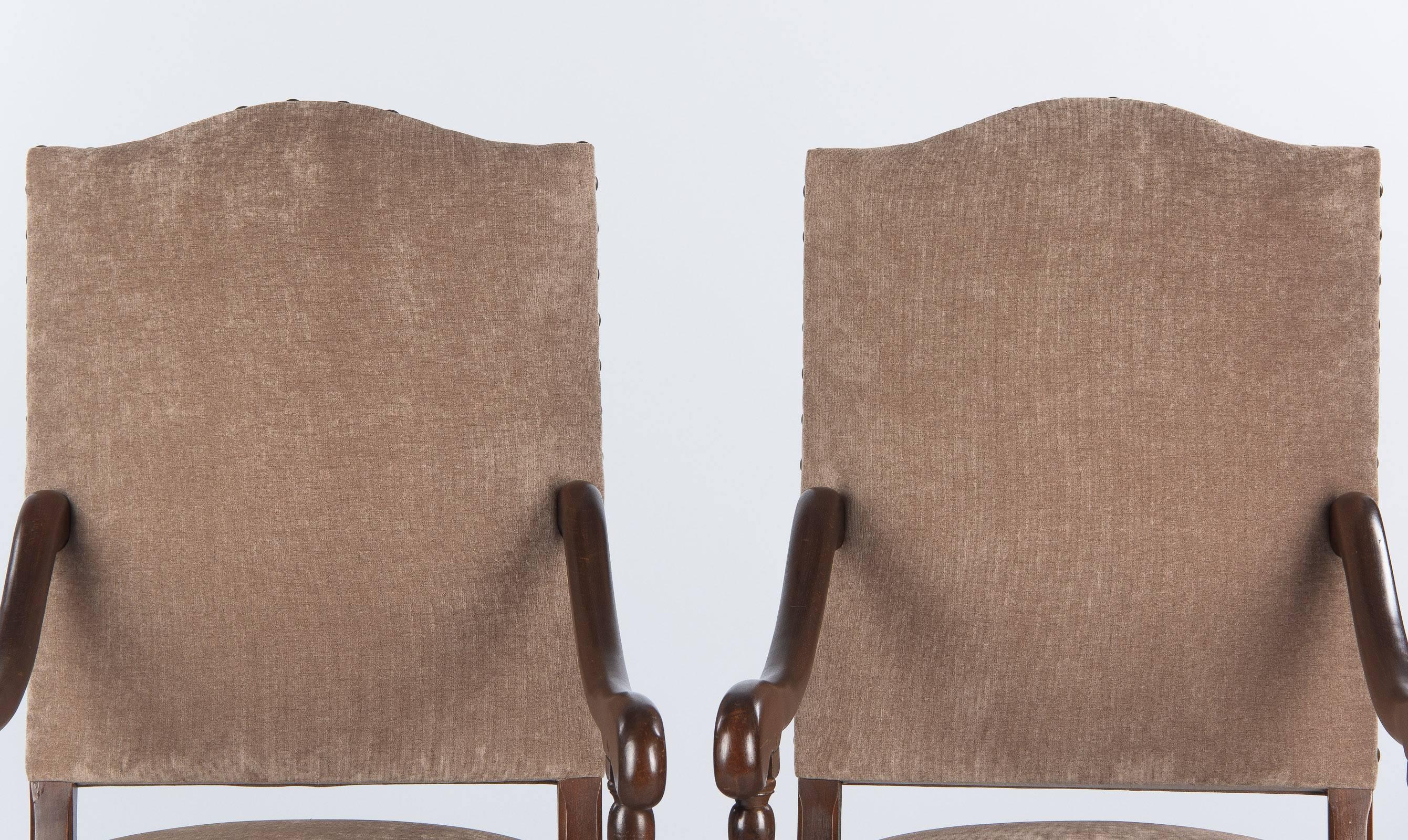Early 20th Century Pair of French Louis XIII Style Upholstered Beechwood Armchairs, circa 1920s