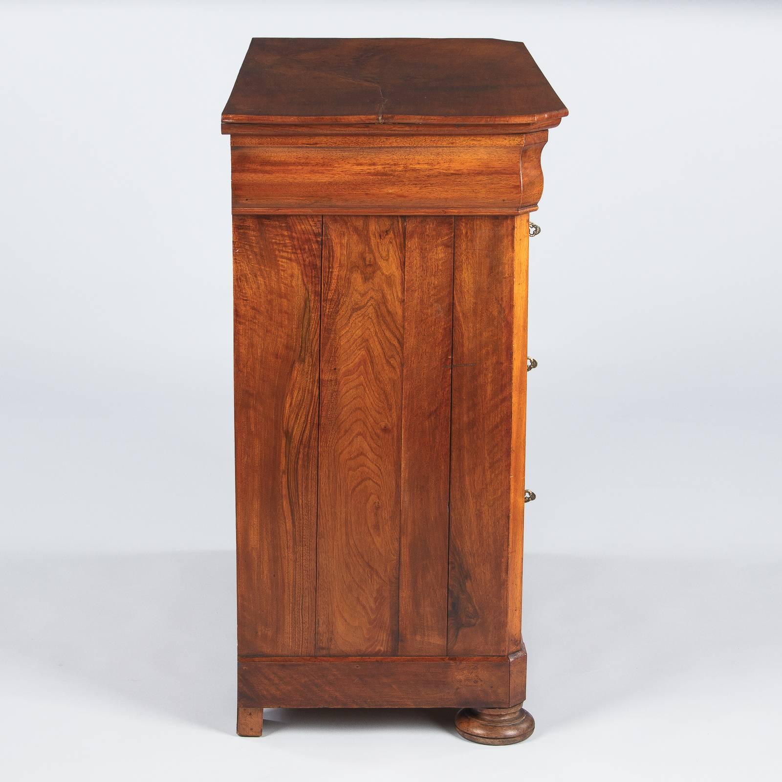Louis Philippe Walnut Chest of Drawers, Mid-1800s 3