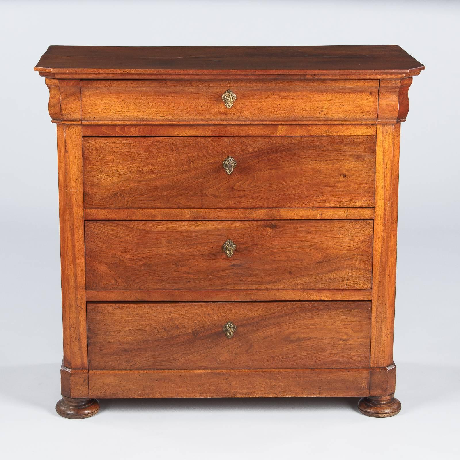 Louis Philippe Walnut Chest of Drawers, Mid-1800s 4