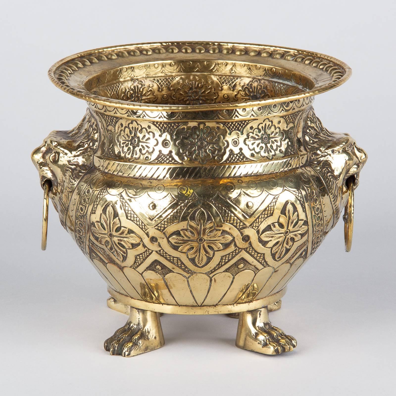 French Renaissance Style Sculpted Brass Wine Cooler, 1870s 2