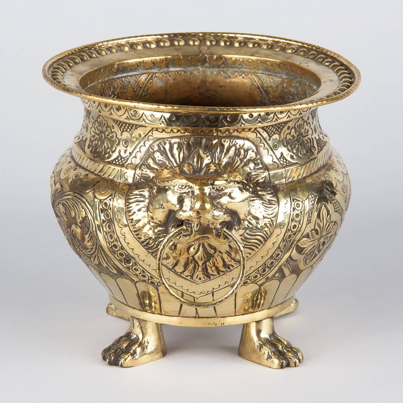 French Renaissance Style Sculpted Brass Wine Cooler, 1870s 3