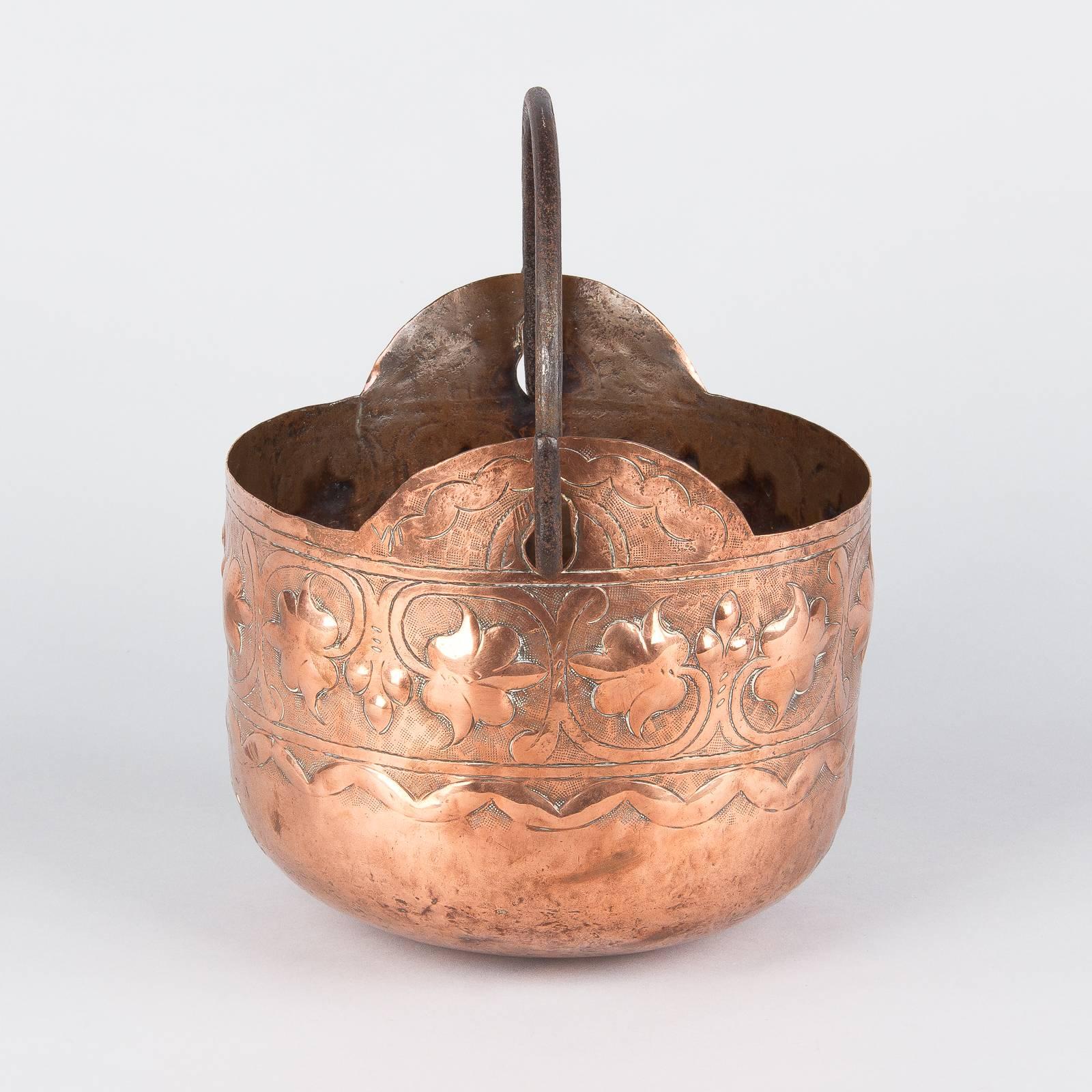 French Copper Cauldron with Forged Iron Handle, 19th Century In Good Condition In Austin, TX