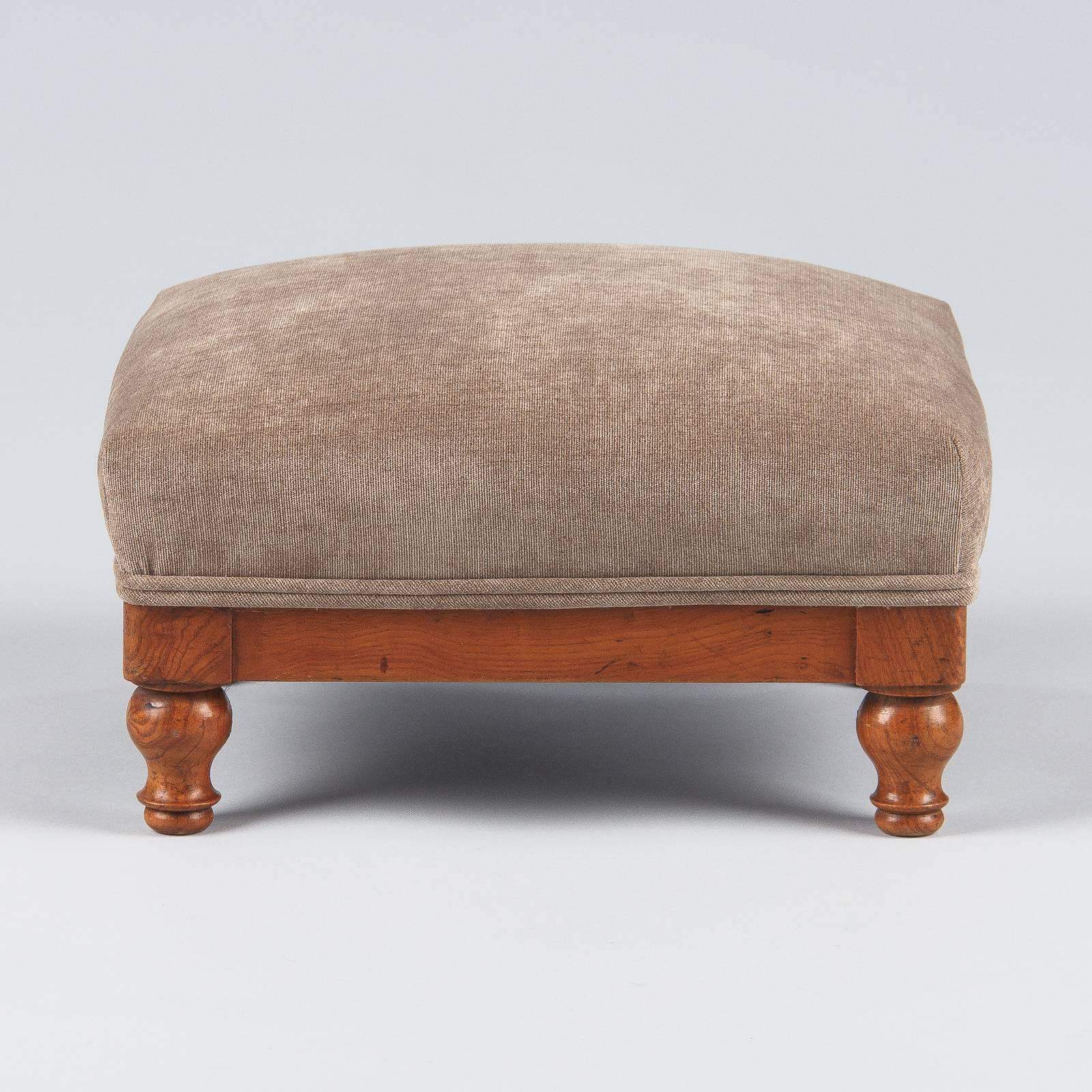 French Louis Philippe Style Footstool, 1900s In Good Condition In Austin, TX