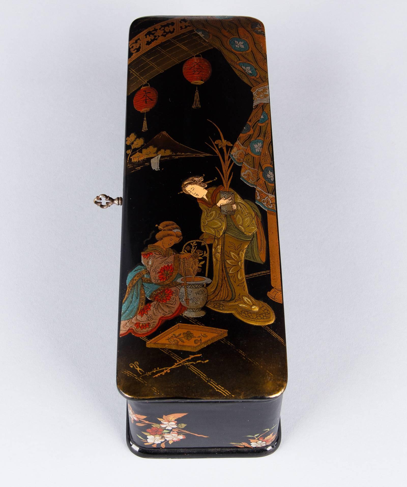 French Napoleon III Lacquered Box with Chinoiserie, circa 1870