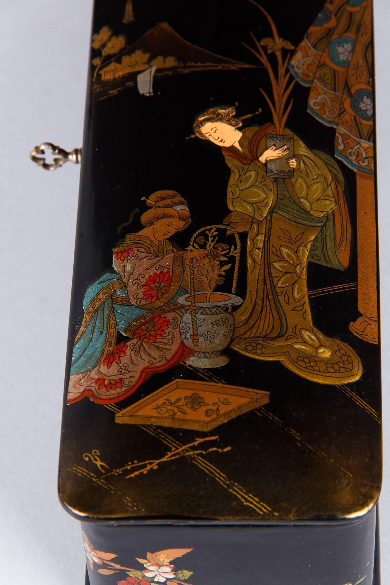 Late 19th Century Napoleon III Lacquered Box with Chinoiserie, circa 1870