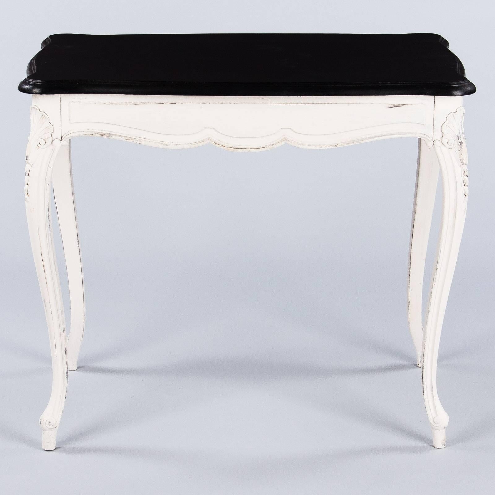 French Louis XV Style Painted Side Table, Early 1900s In Good Condition In Austin, TX