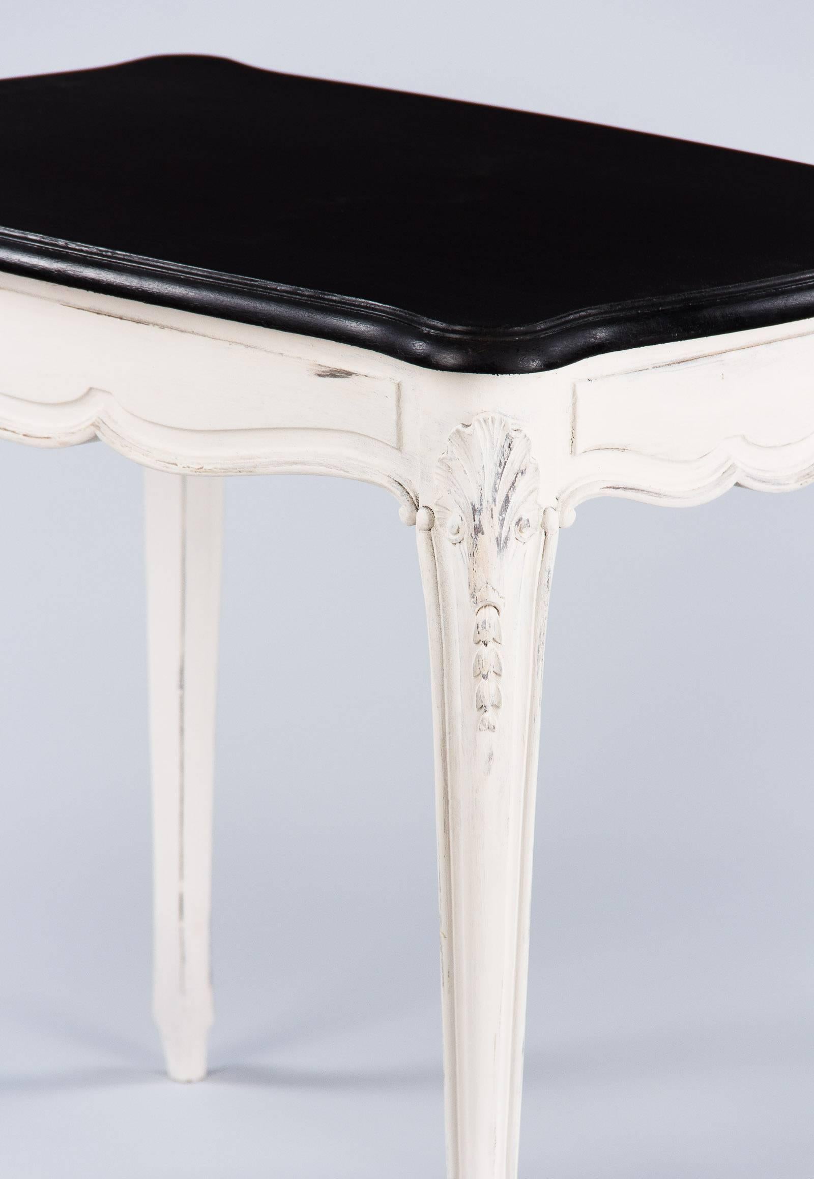 French Louis XV Style Painted Side Table, Early 1900s 2